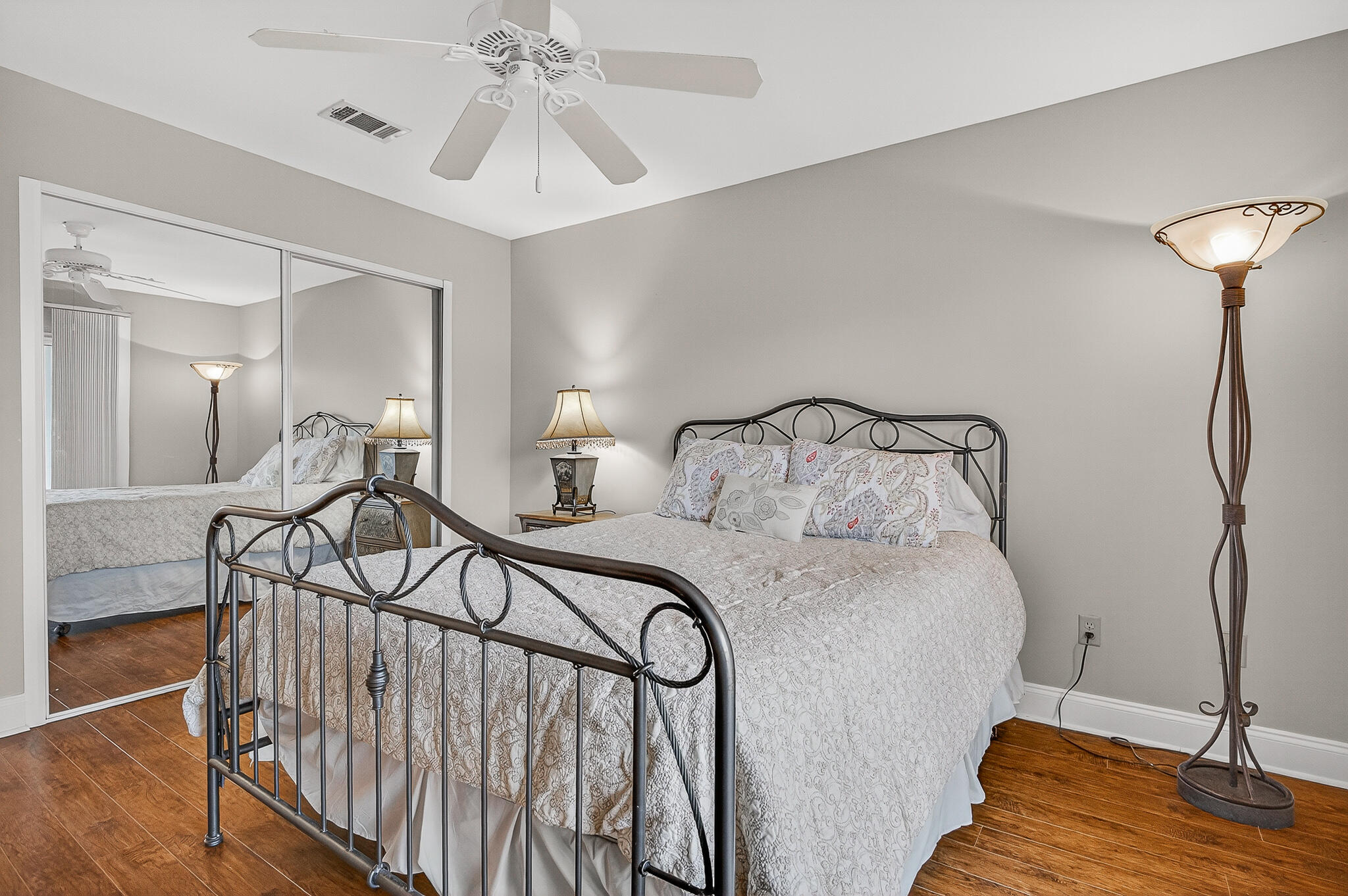 SUN KING TOWERS PH 1 - Residential