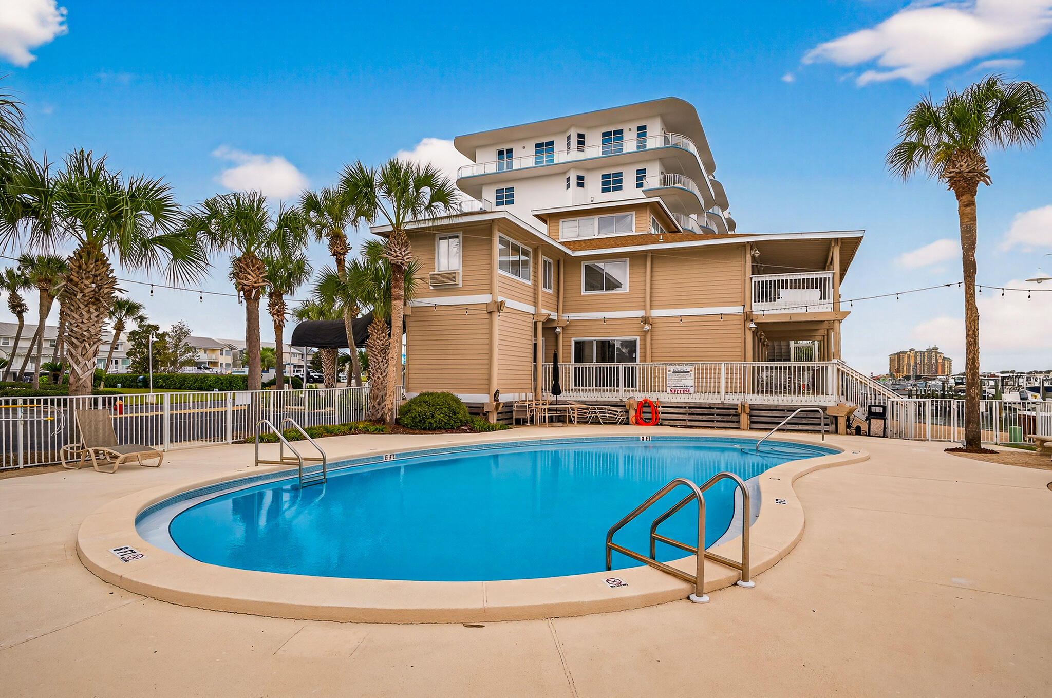 SUN KING TOWERS PH 1 - Residential