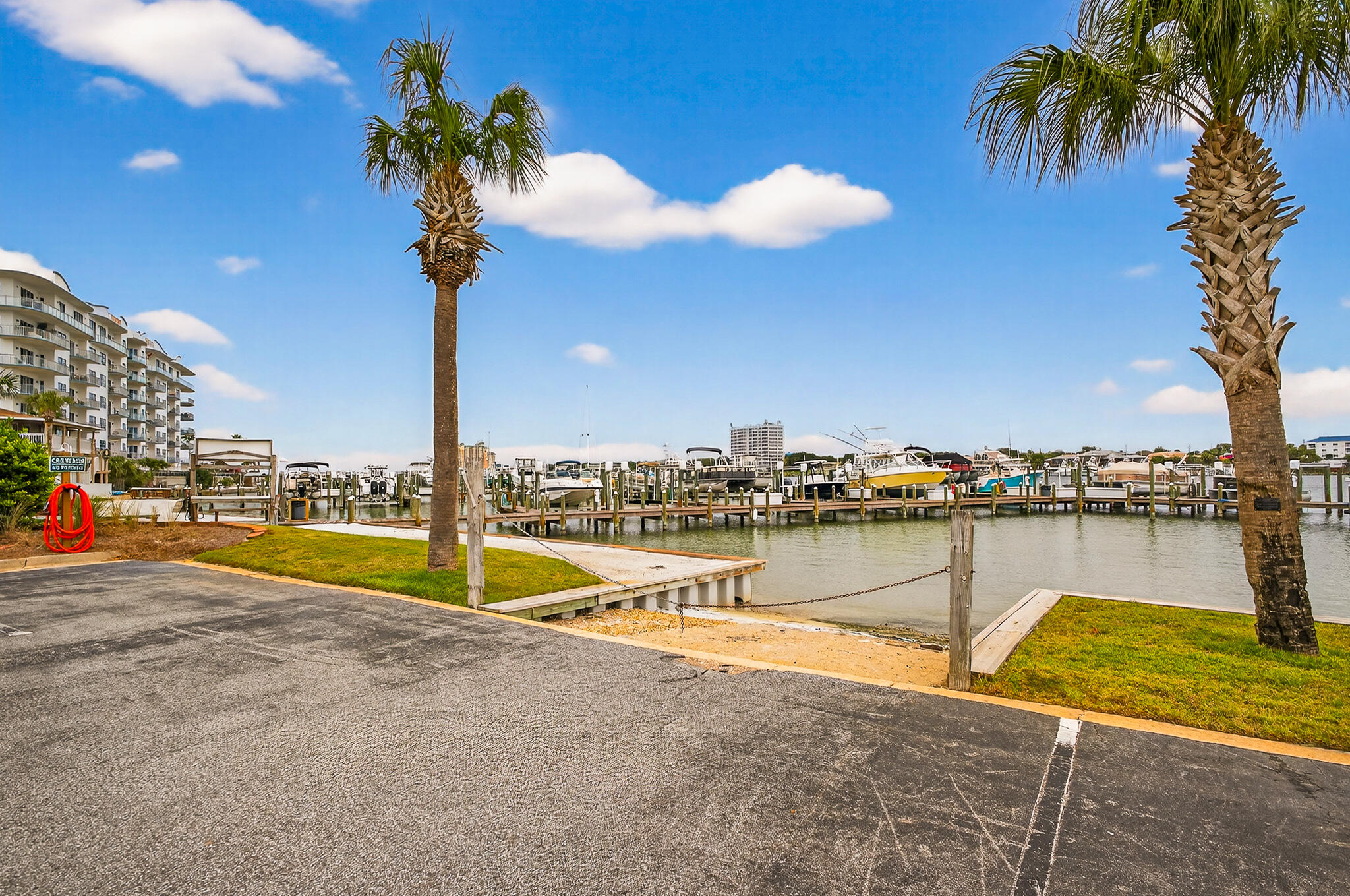 SUN KING TOWERS PH 1 - Residential