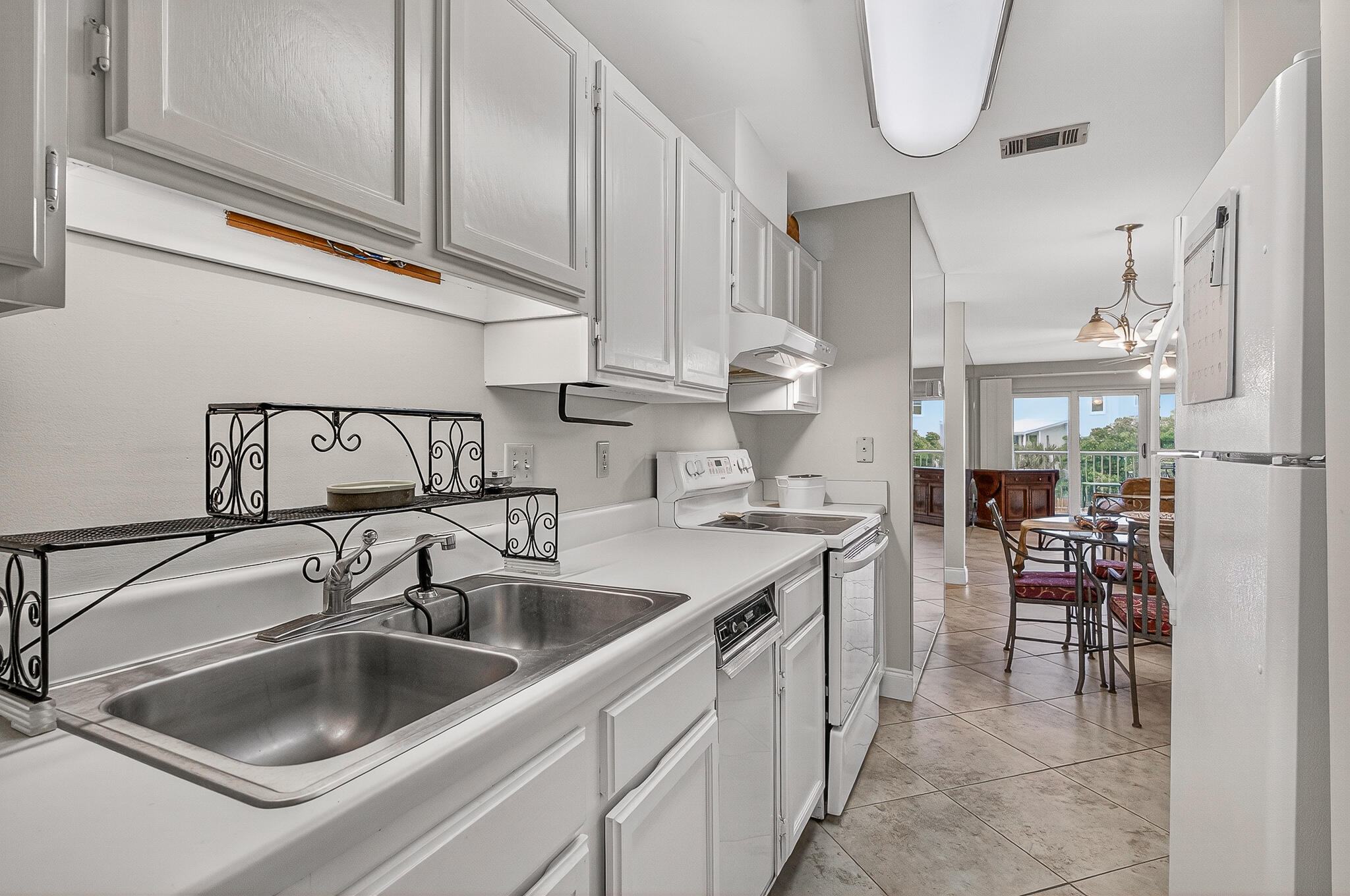 SUN KING TOWERS PH 1 - Residential