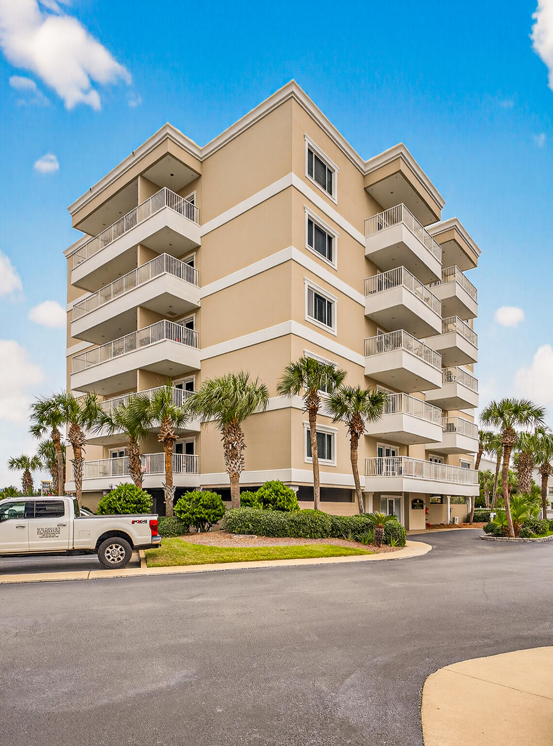 SUN KING TOWERS PH 1 - Residential