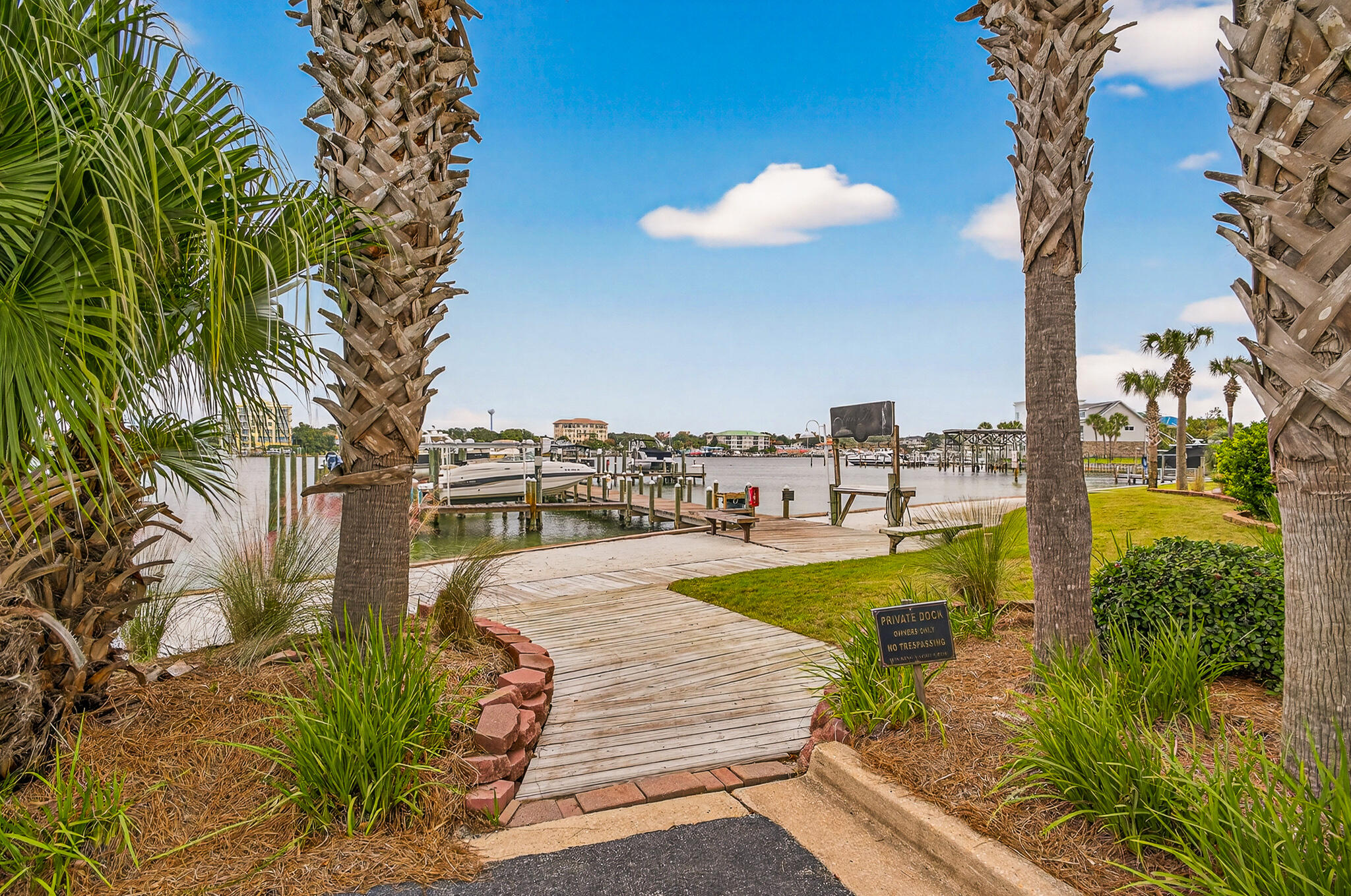 SUN KING TOWERS PH 1 - Residential