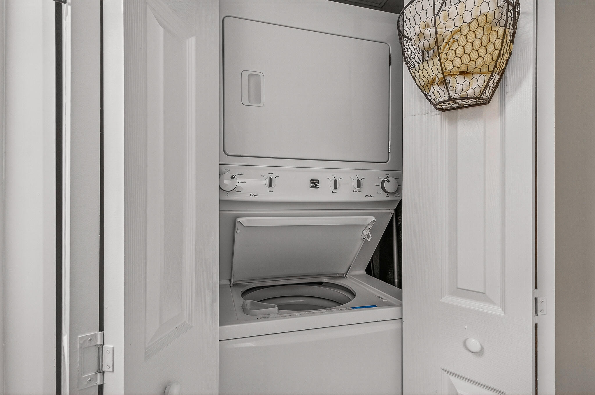 SUN KING TOWERS PH 1 - Residential