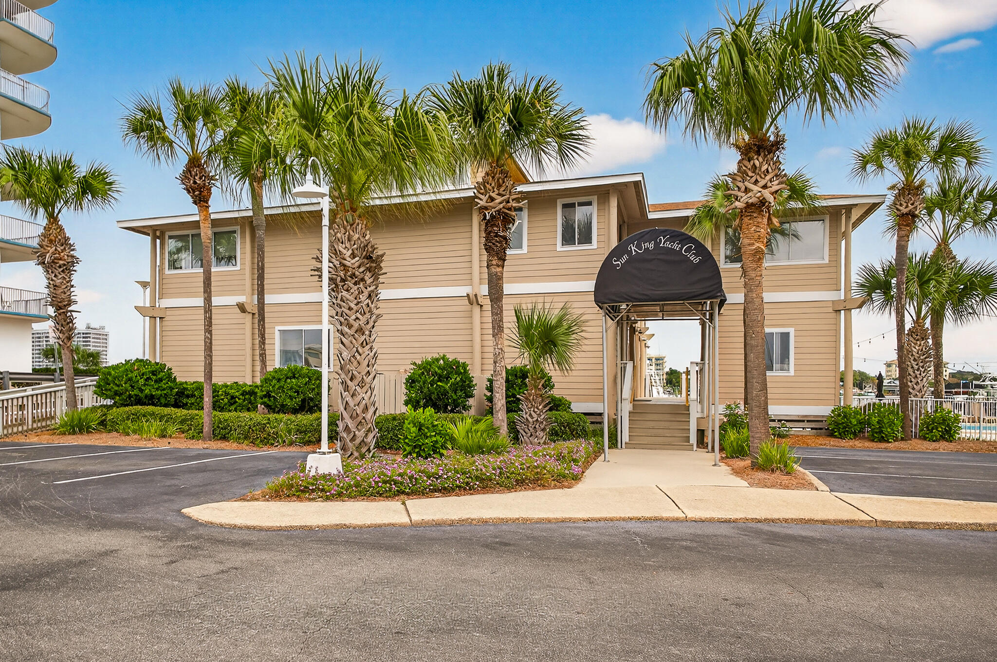 SUN KING TOWERS PH 1 - Residential