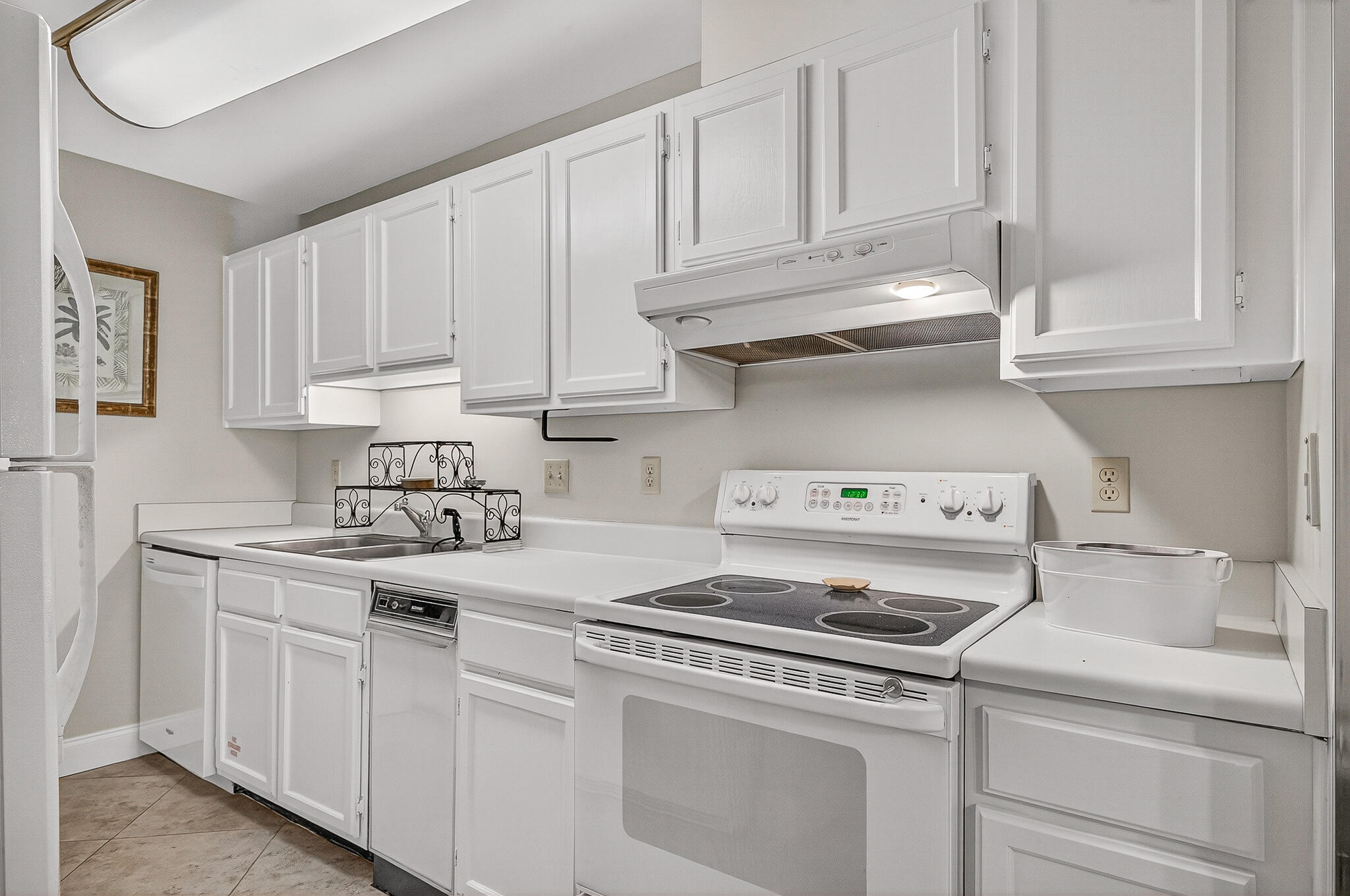 SUN KING TOWERS PH 1 - Residential