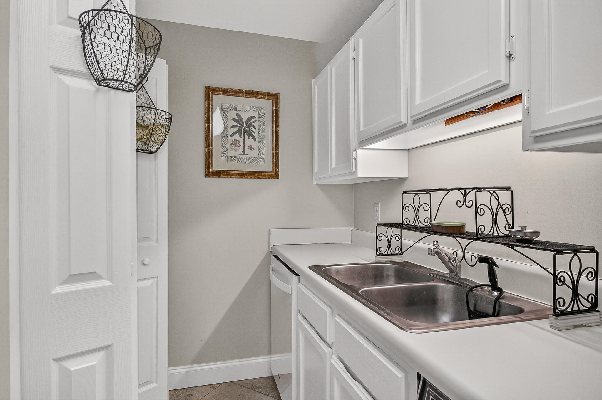 SUN KING TOWERS PH 1 - Residential