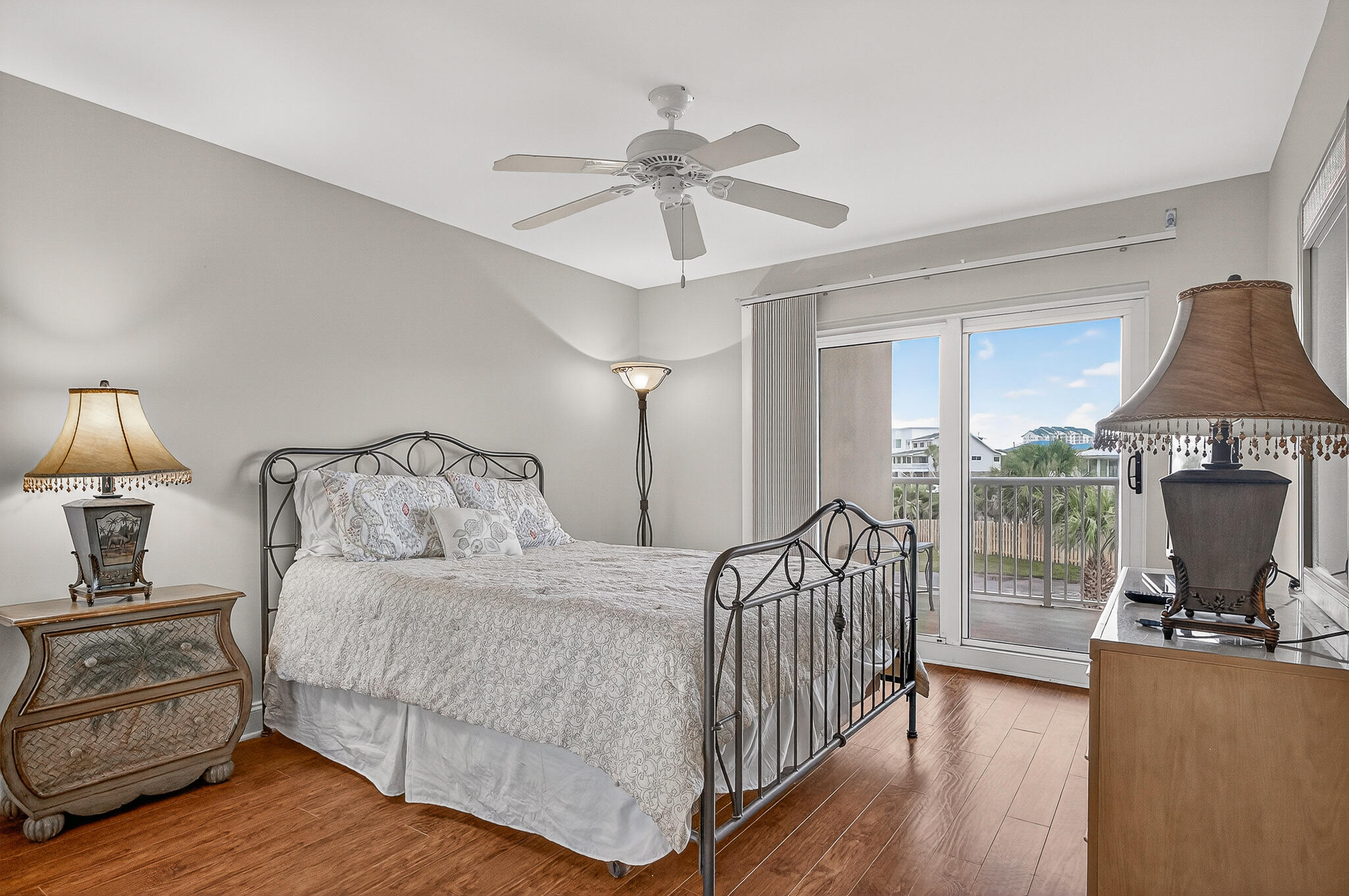 SUN KING TOWERS PH 1 - Residential