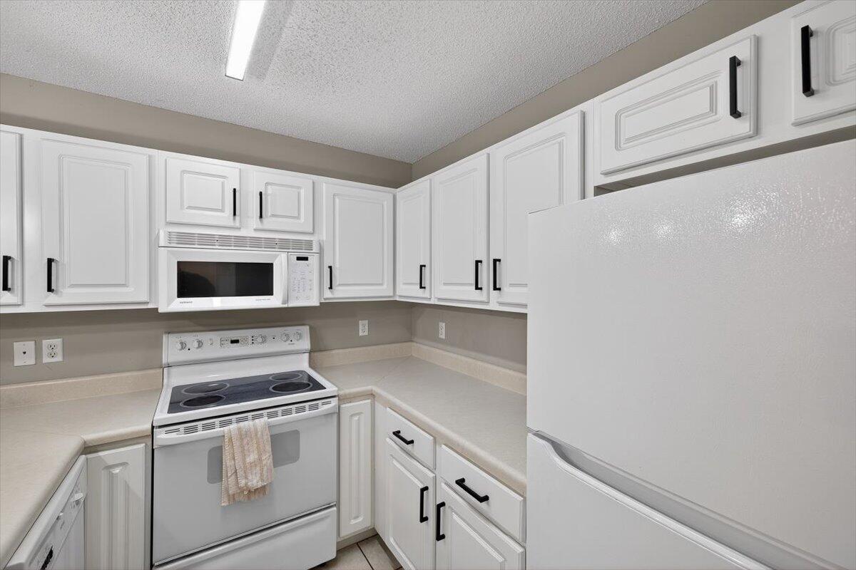 OAK PARK TOWNHOMES - Residential