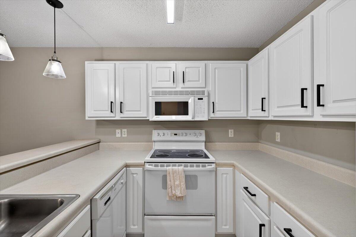 OAK PARK TOWNHOMES - Residential