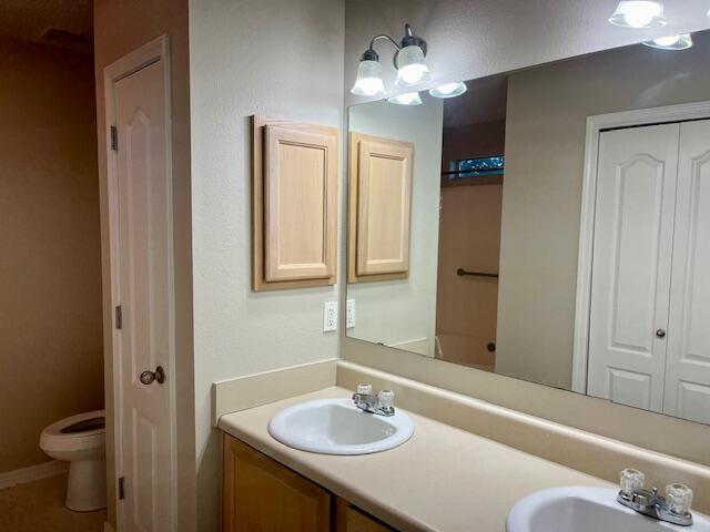 SHADOW LAKES - Residential Lease