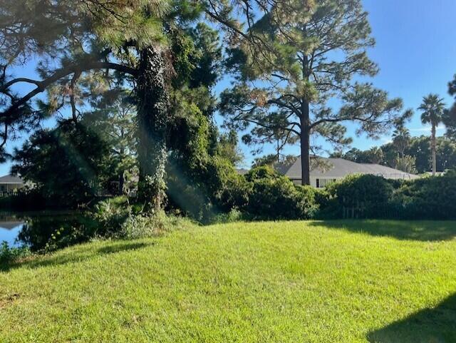 SHADOW LAKES - Residential Lease