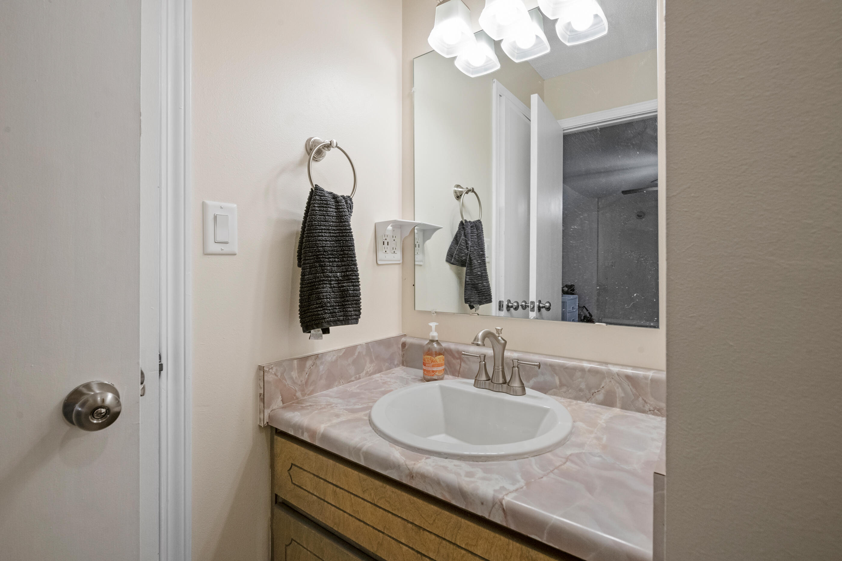 COUNTRYVIEW ESTATES 3RD ADDN - Residential