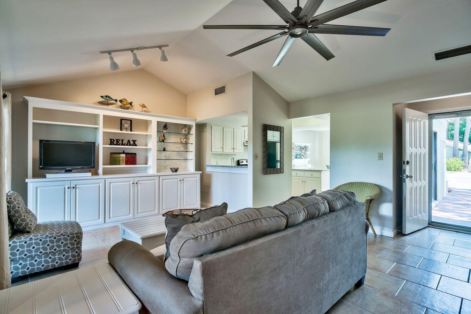 LINKSIDE VILLAGE UNIT 1 - Residential