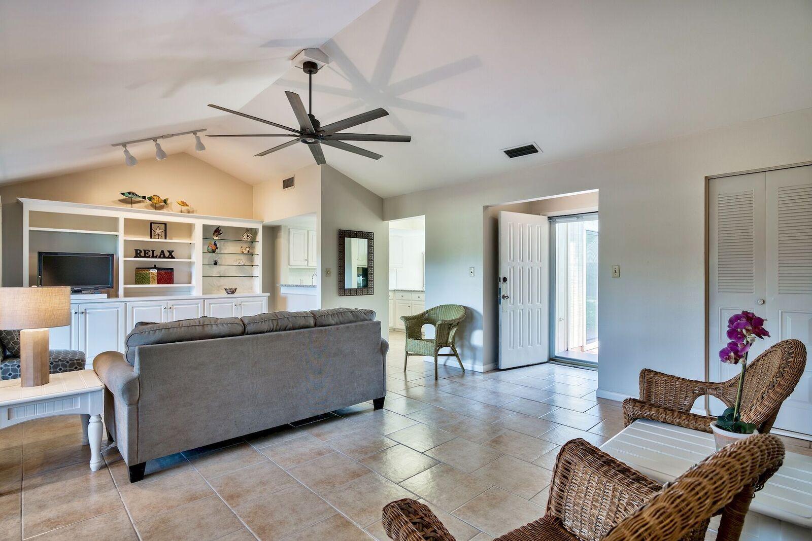 LINKSIDE VILLAGE UNIT 1 - Residential