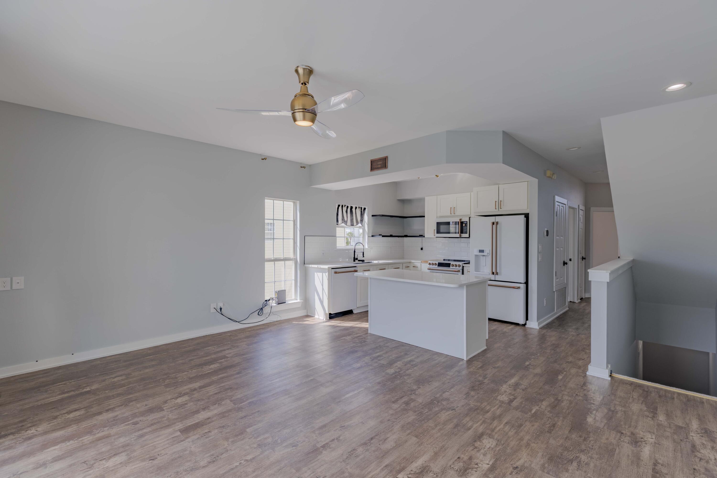 Lakeside T/H - Residential