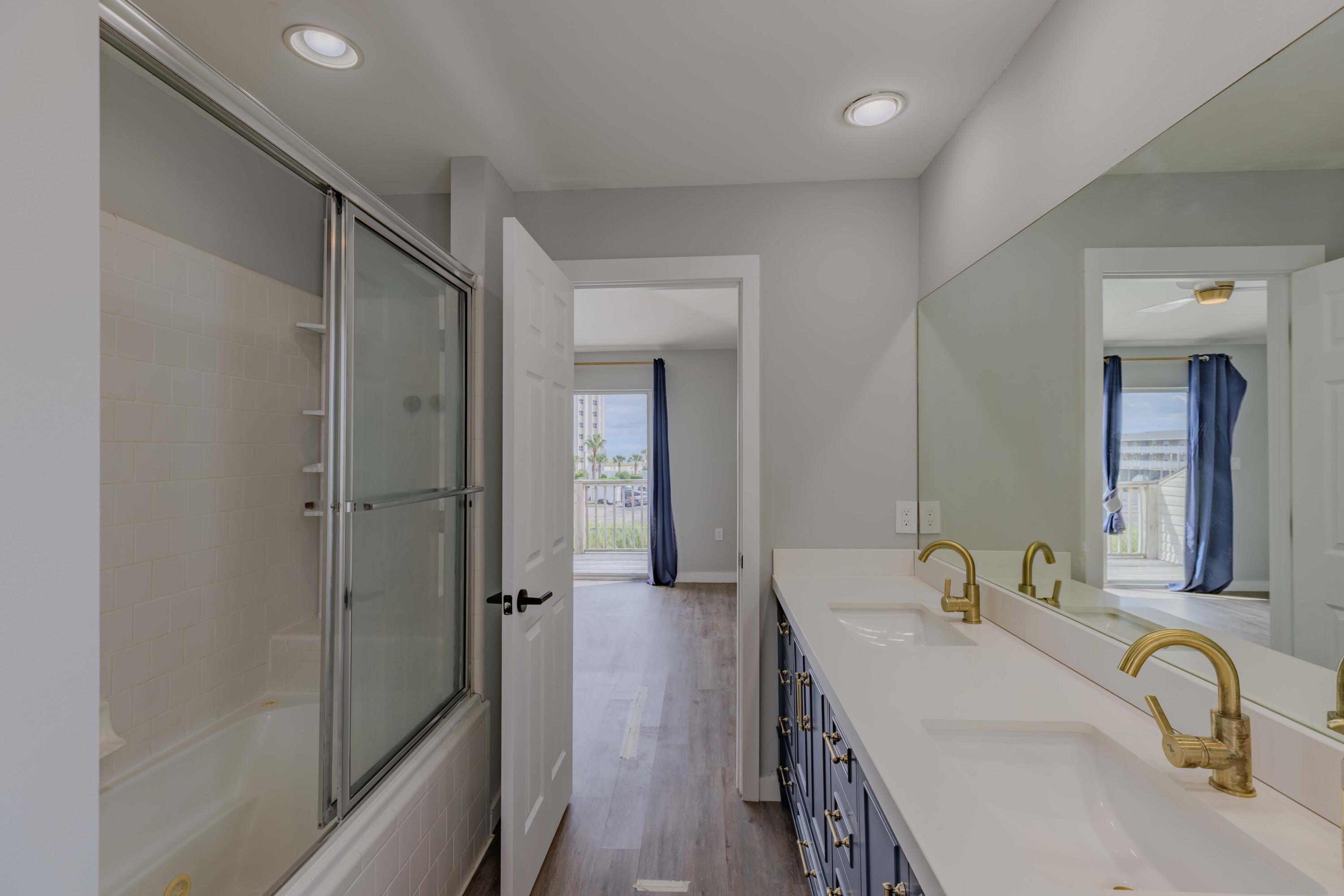 Lakeside T/H - Residential