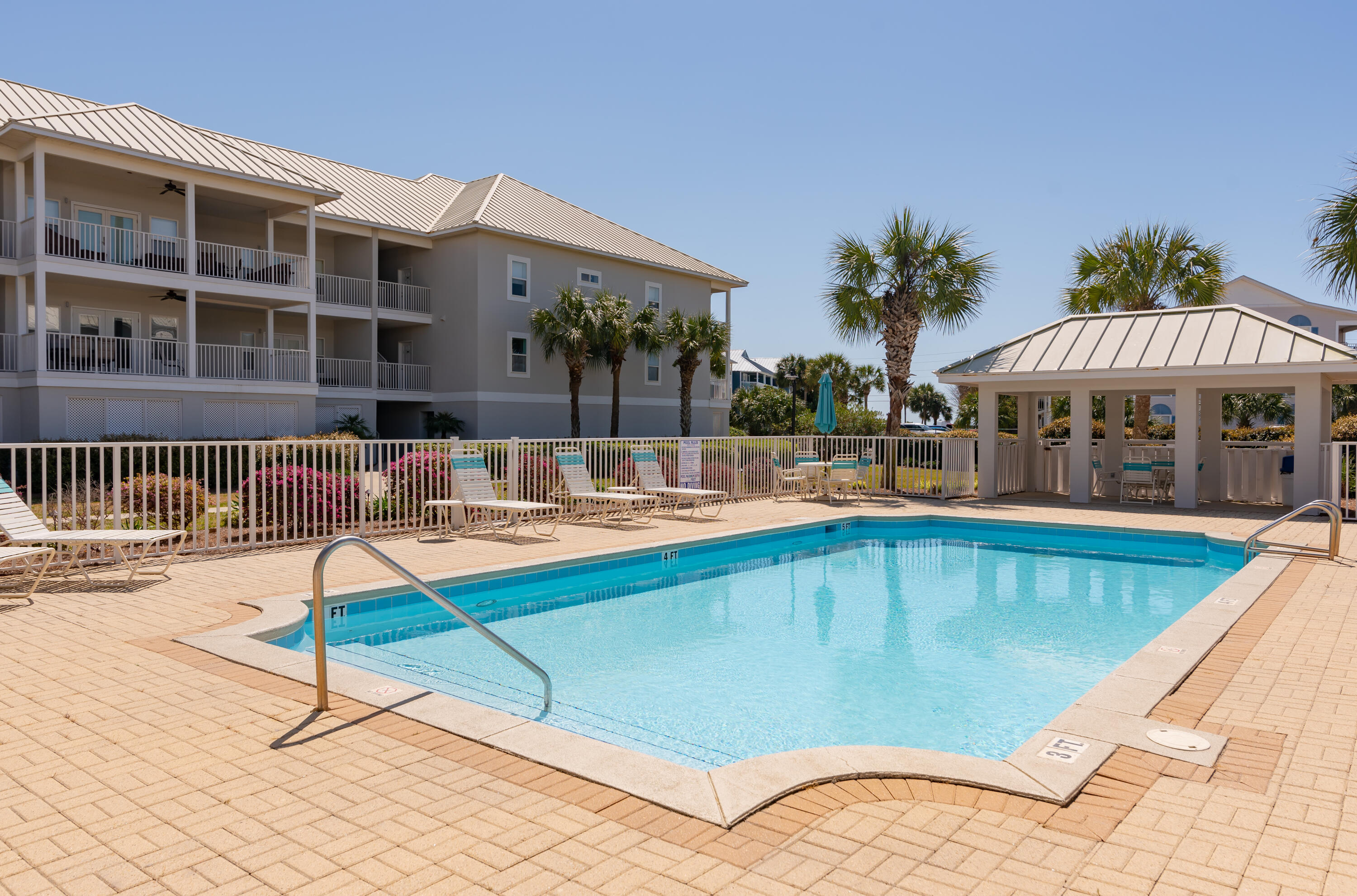 PAVILION PALMS - Residential