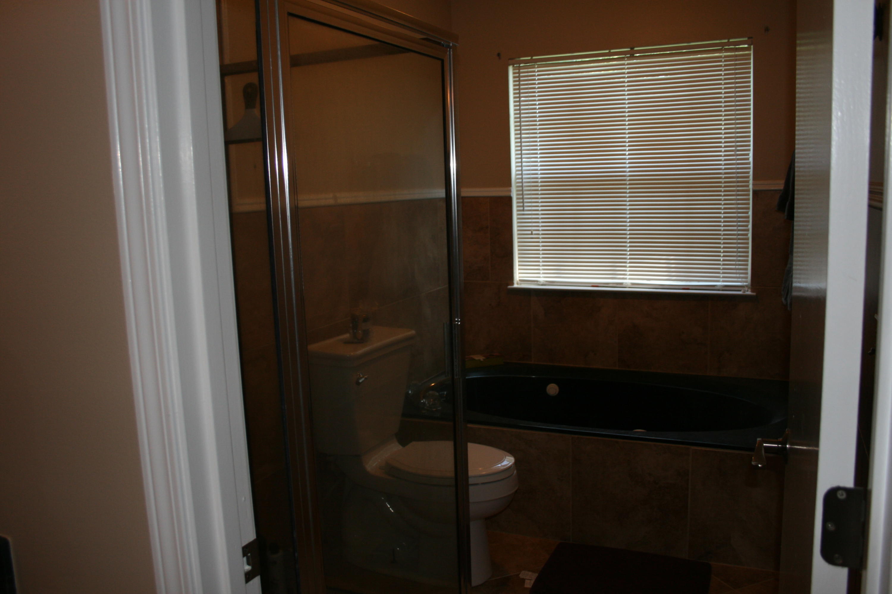 PARKWOOD SQUARE PH 1 - Residential Lease