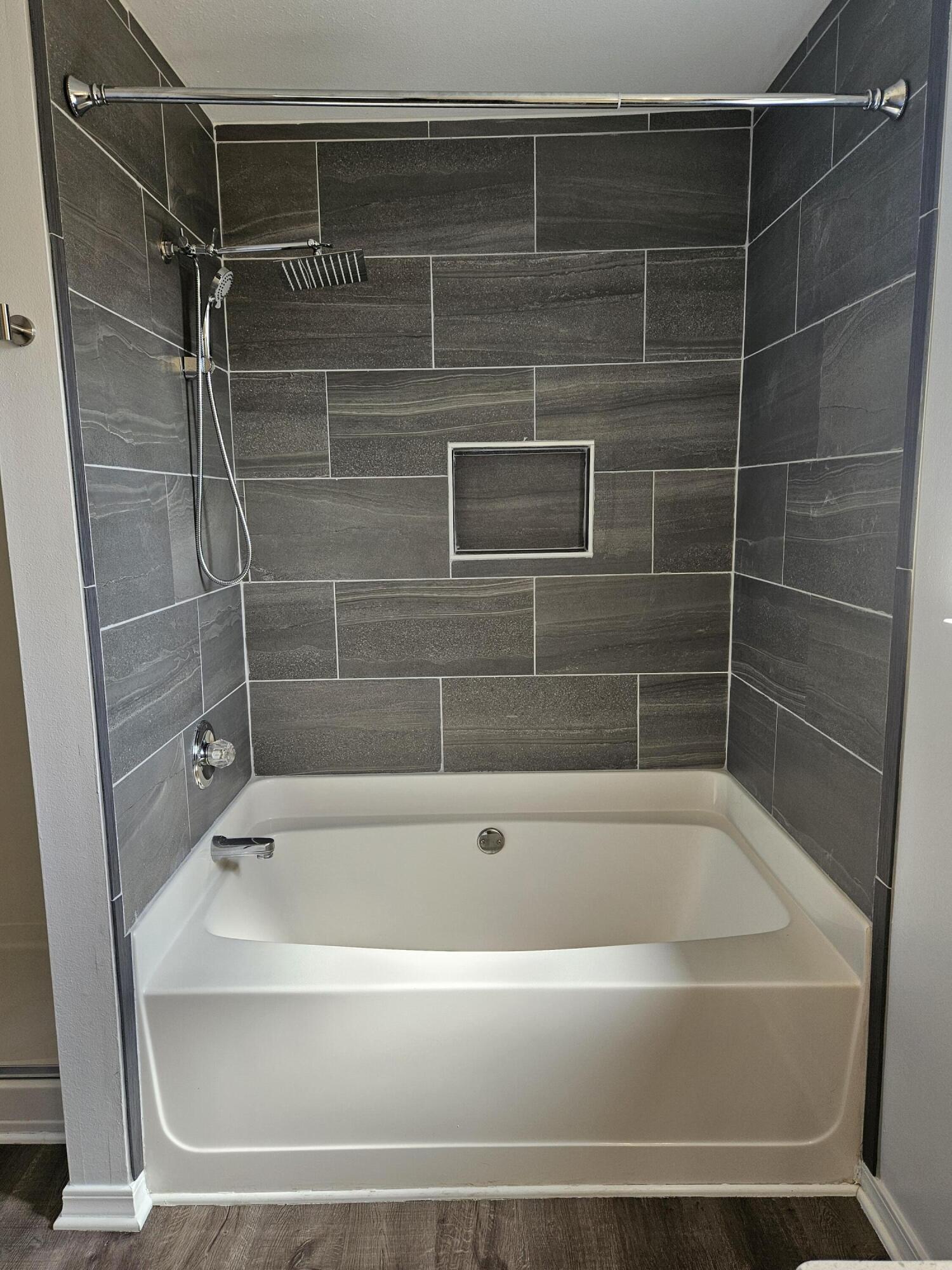 NORTHVIEW ESTATES 7TH ADDN - Residential Lease