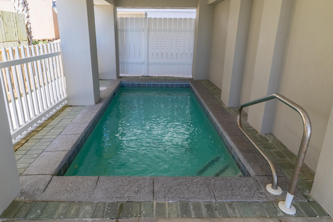 RICHARDS A E UNREC - Residential
