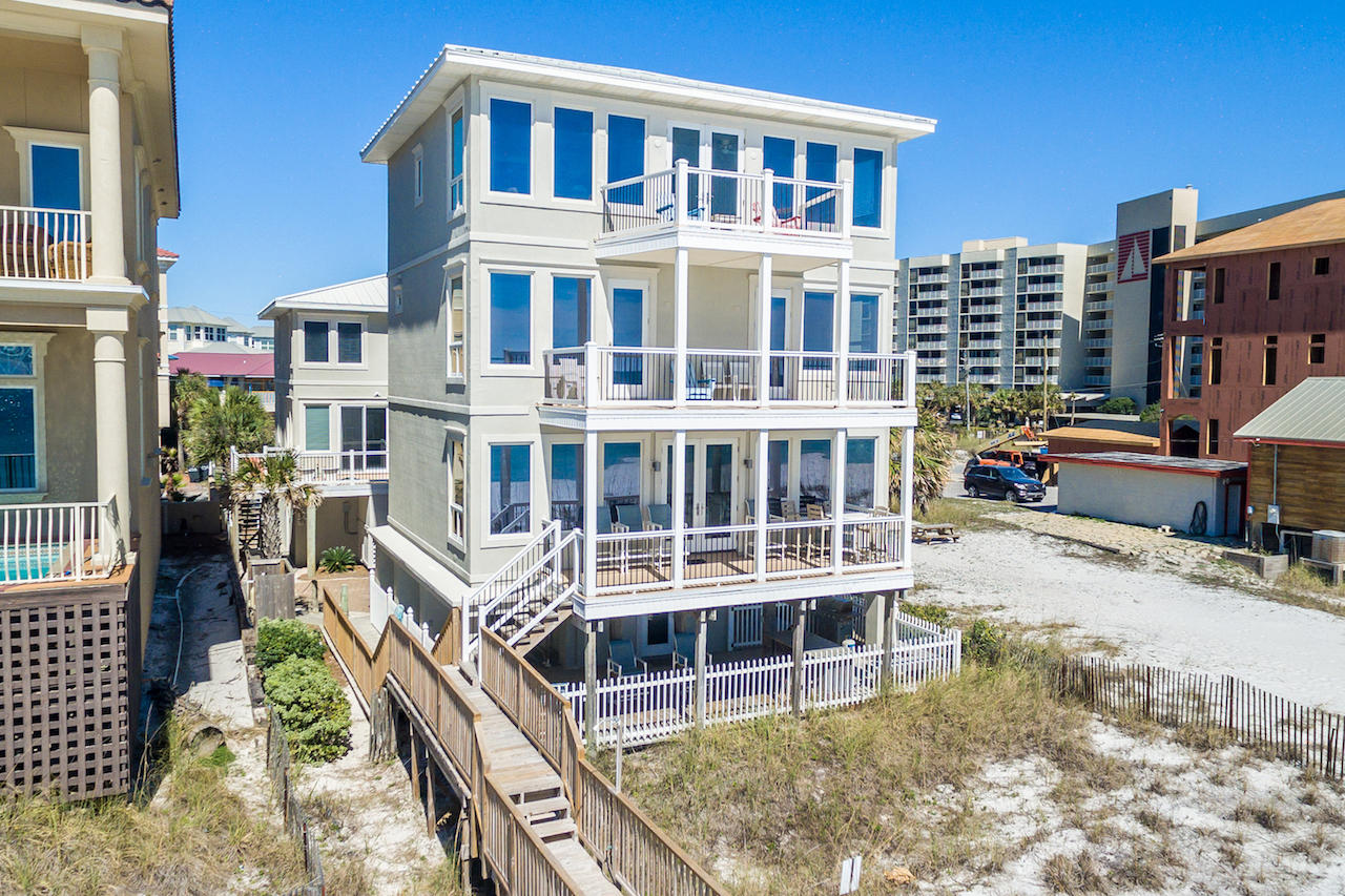 RICHARDS A E UNREC - Residential