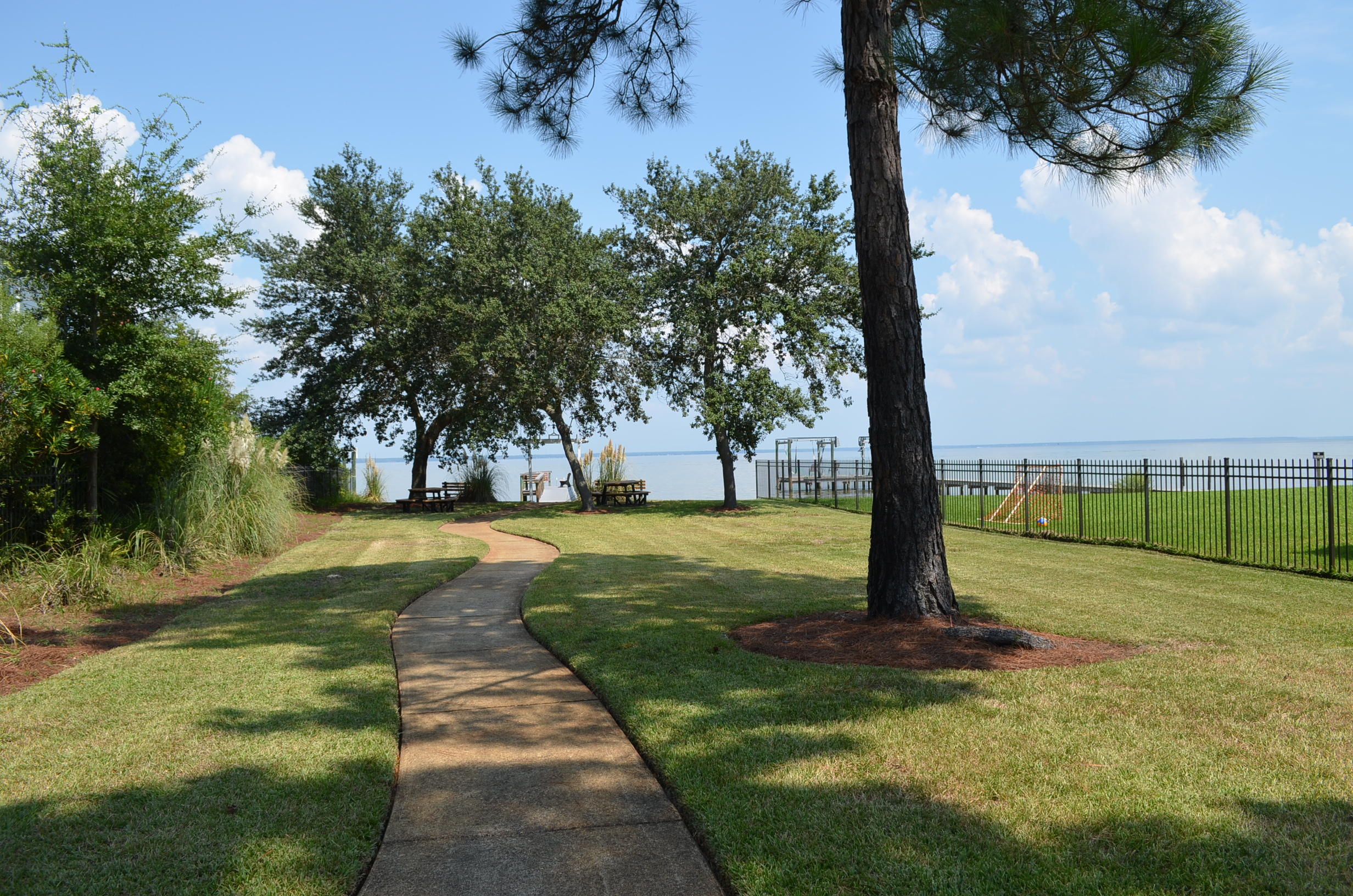 PELICAN BAY S/D - Land