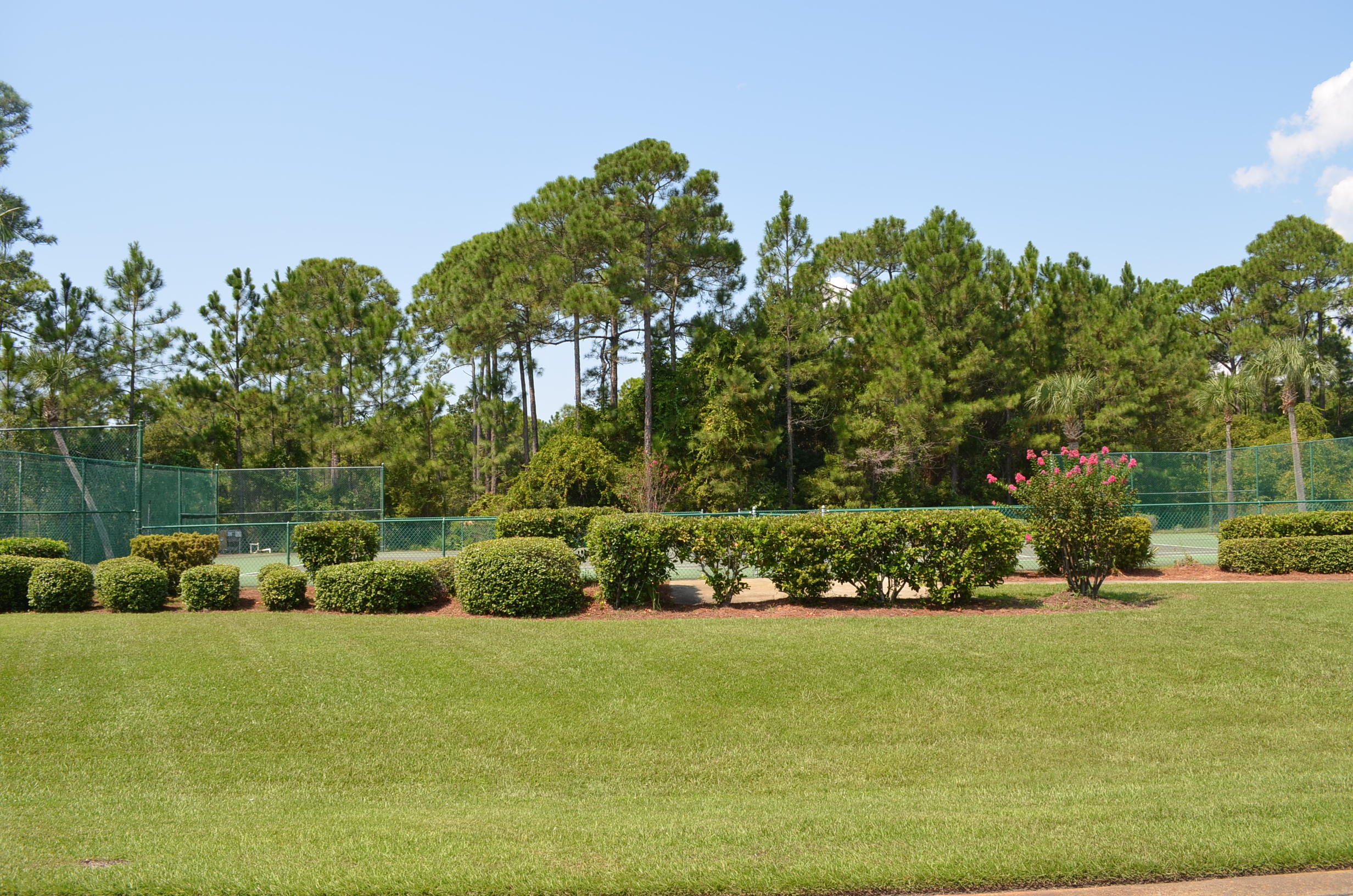 PELICAN BAY S/D - Land