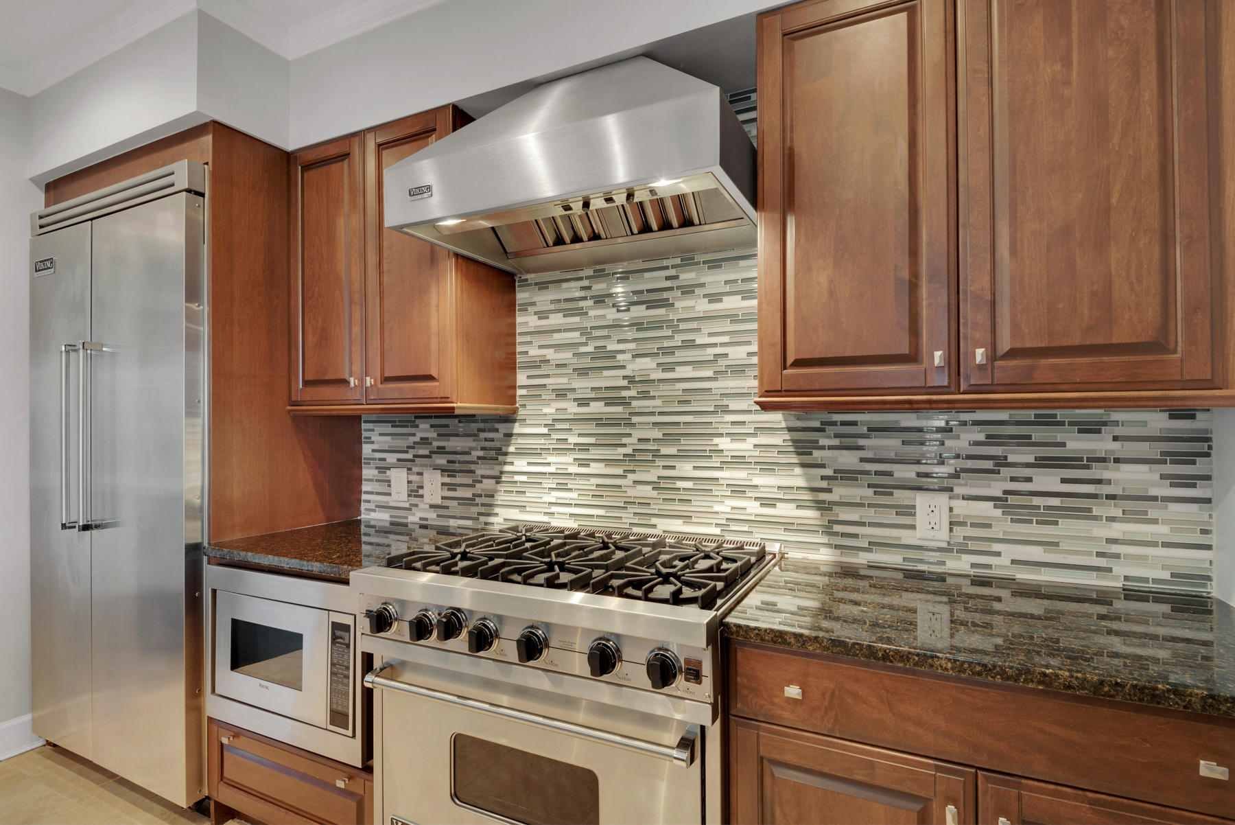 ONE WATER PLACE AT KELLY PLANTATION - Residential