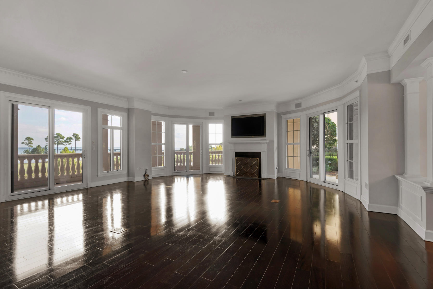 ONE WATER PLACE AT KELLY PLANTATION - Residential