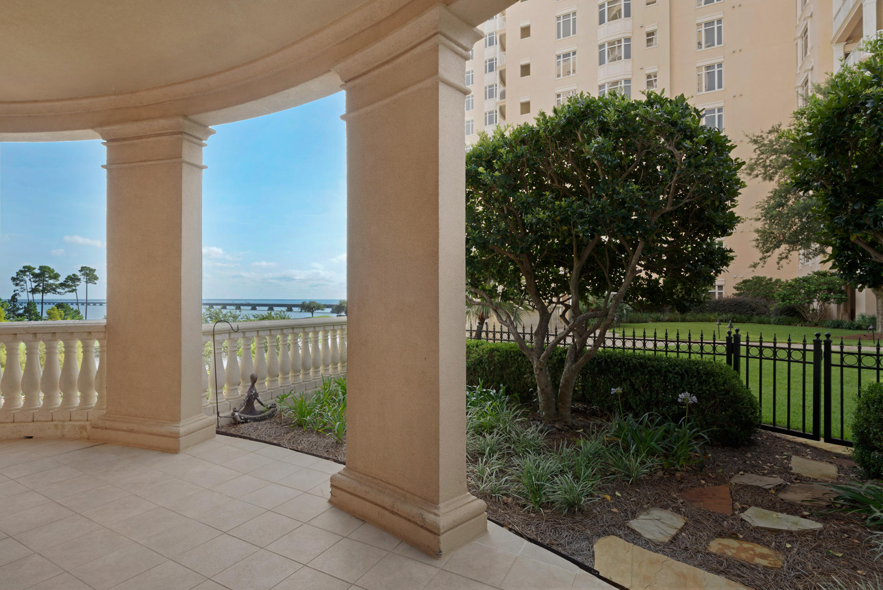 ONE WATER PLACE AT KELLY PLANTATION - Residential