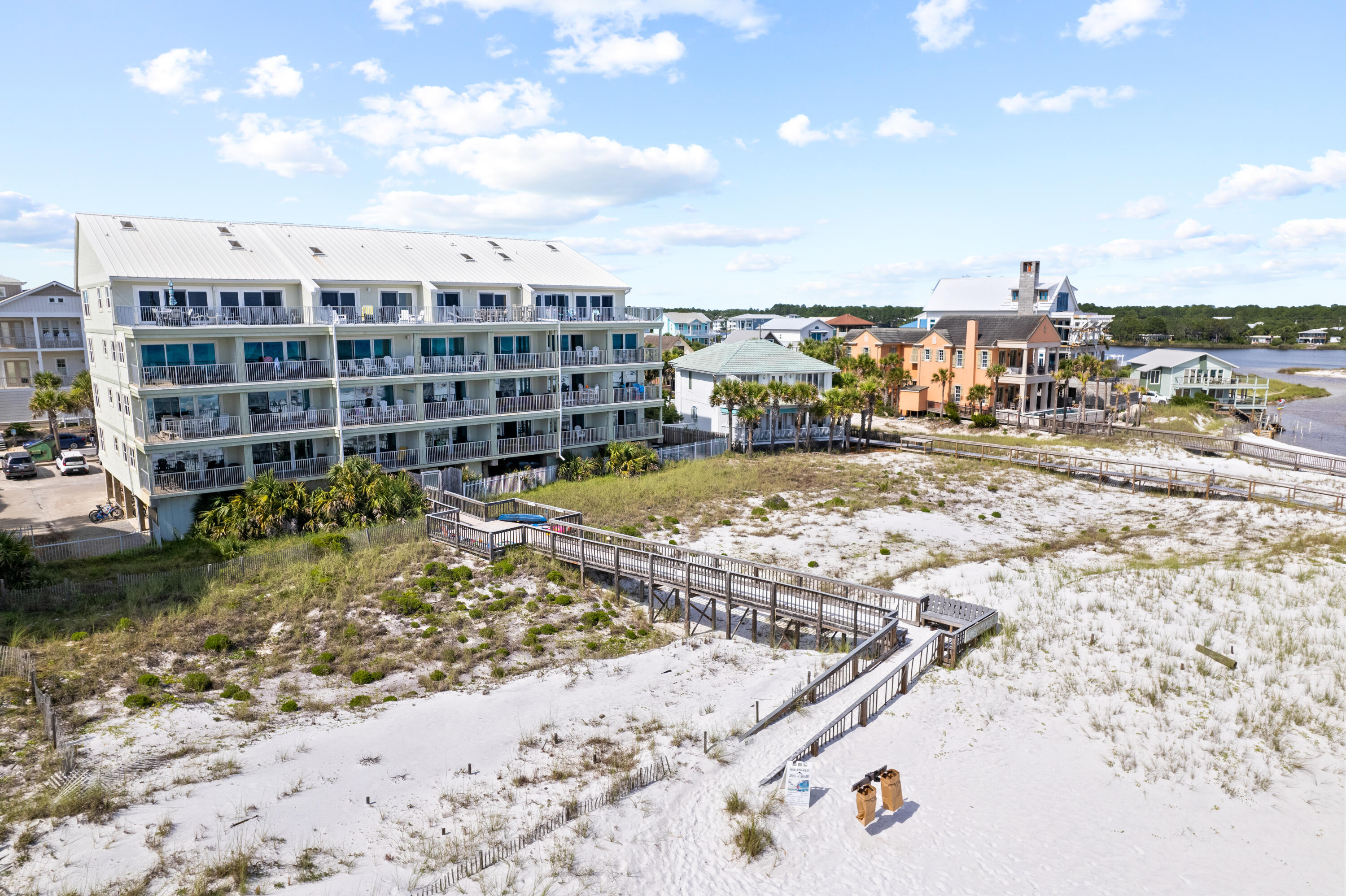 Commodore's Retreat - Residential