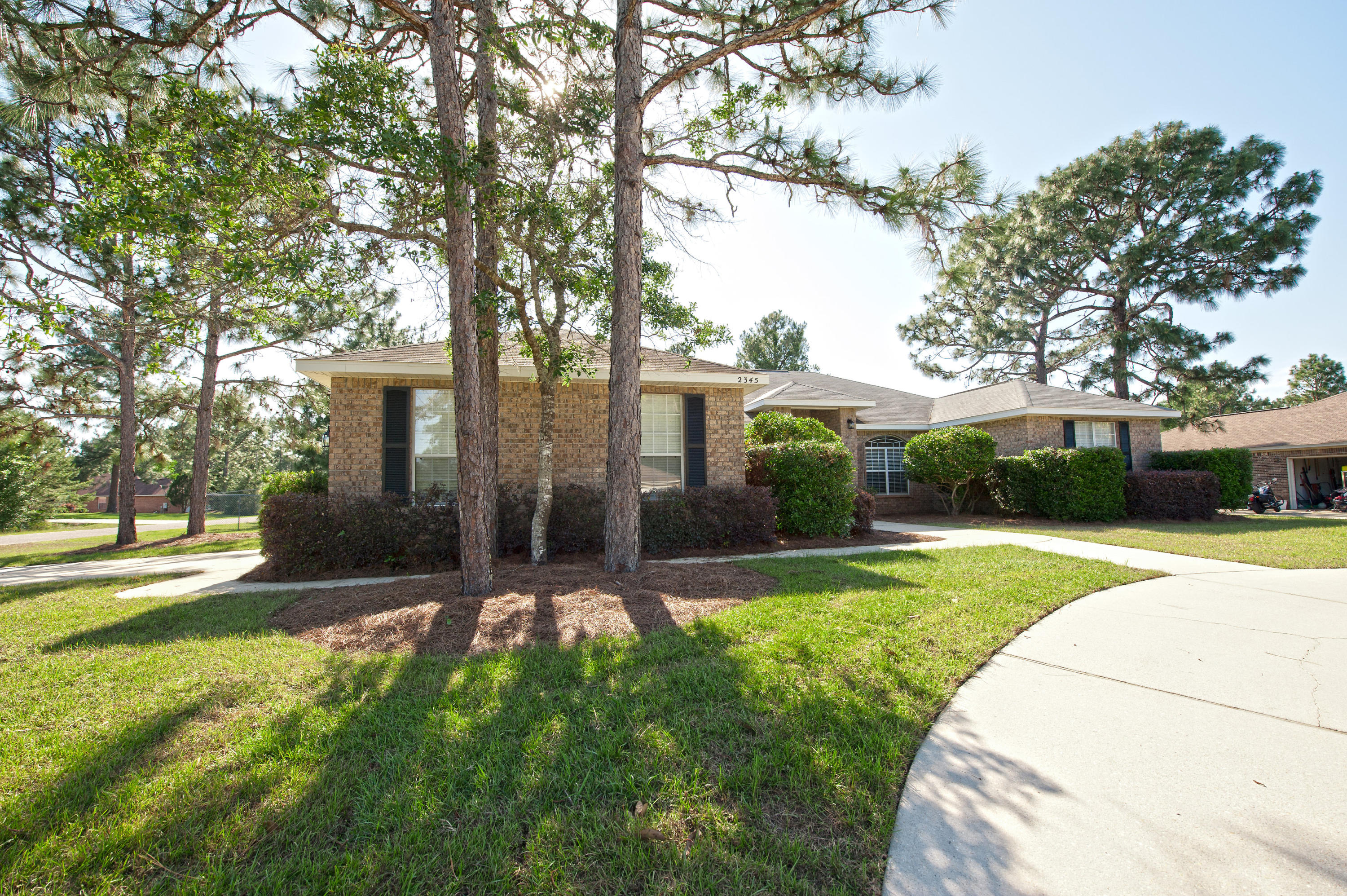 WOW! Move in Ready home for sale! Don't wait - NEW APPLIANCES, NEW paint, NEW Carpet, NEW lighting, NEW sod....All this PLUS 4 bedrooms, a formal dining room, large great room with fireplace, BONUS room/office, AND a heated/cooled Florida Room! That's not all...this half acre, corner lot has a fenced backyard, shed, and 2 driveways! Inside this home you will appreciate the open floor plan with split bedrooms. The master bedroom is a retreat that is large enough for all your furniture. The master bath has double vanities, garden tub, shower and 2 walk in closets! The eat in kitchen has plenty of storage, counter space, desk area, pantry and breakfast bar. The 266 sq ft Florida room has glass sliding windows with a pull down screen feature. Enjoy the incredible rec center and pool..