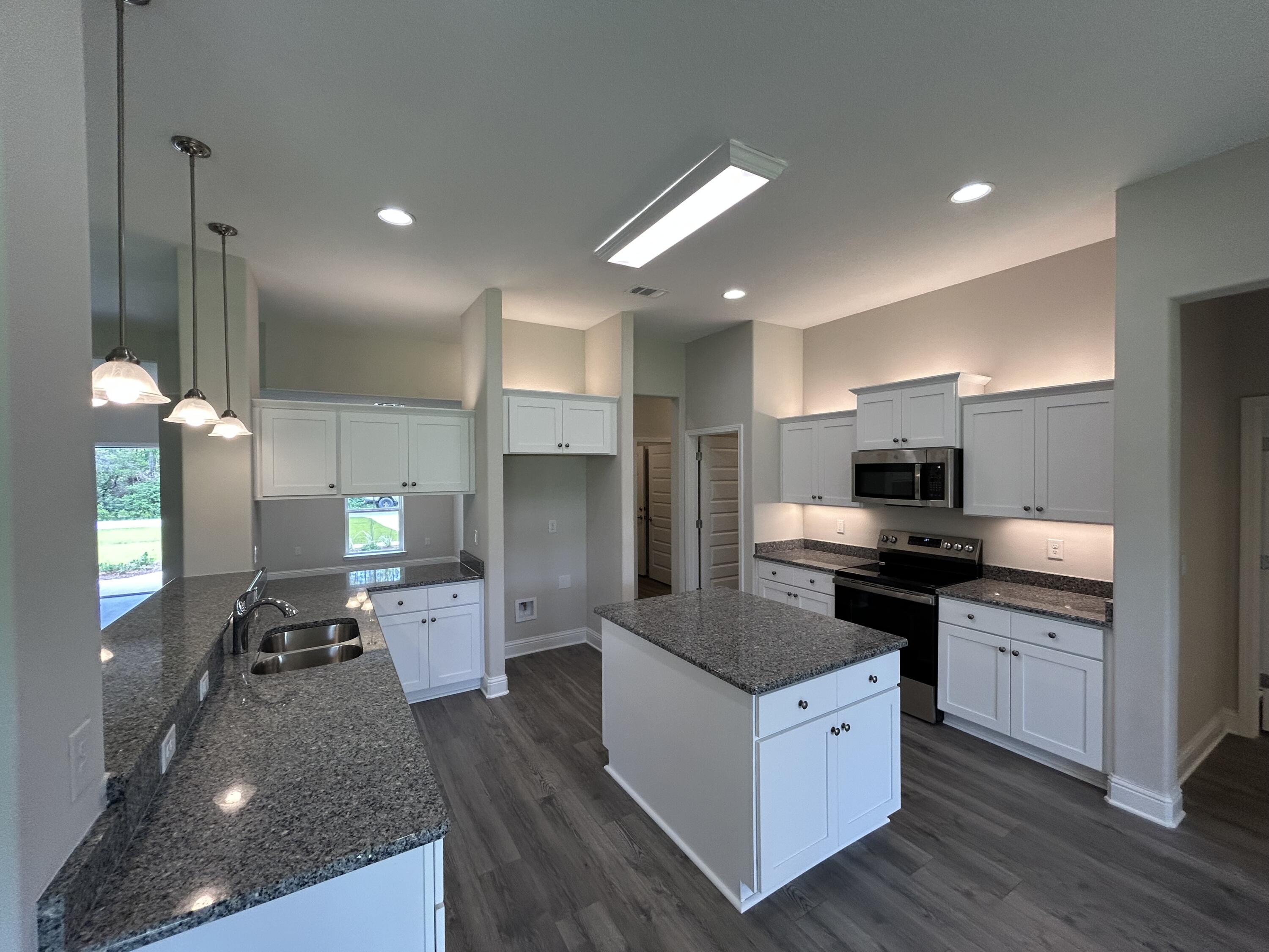 HOLLEY BY THE SEA - Residential