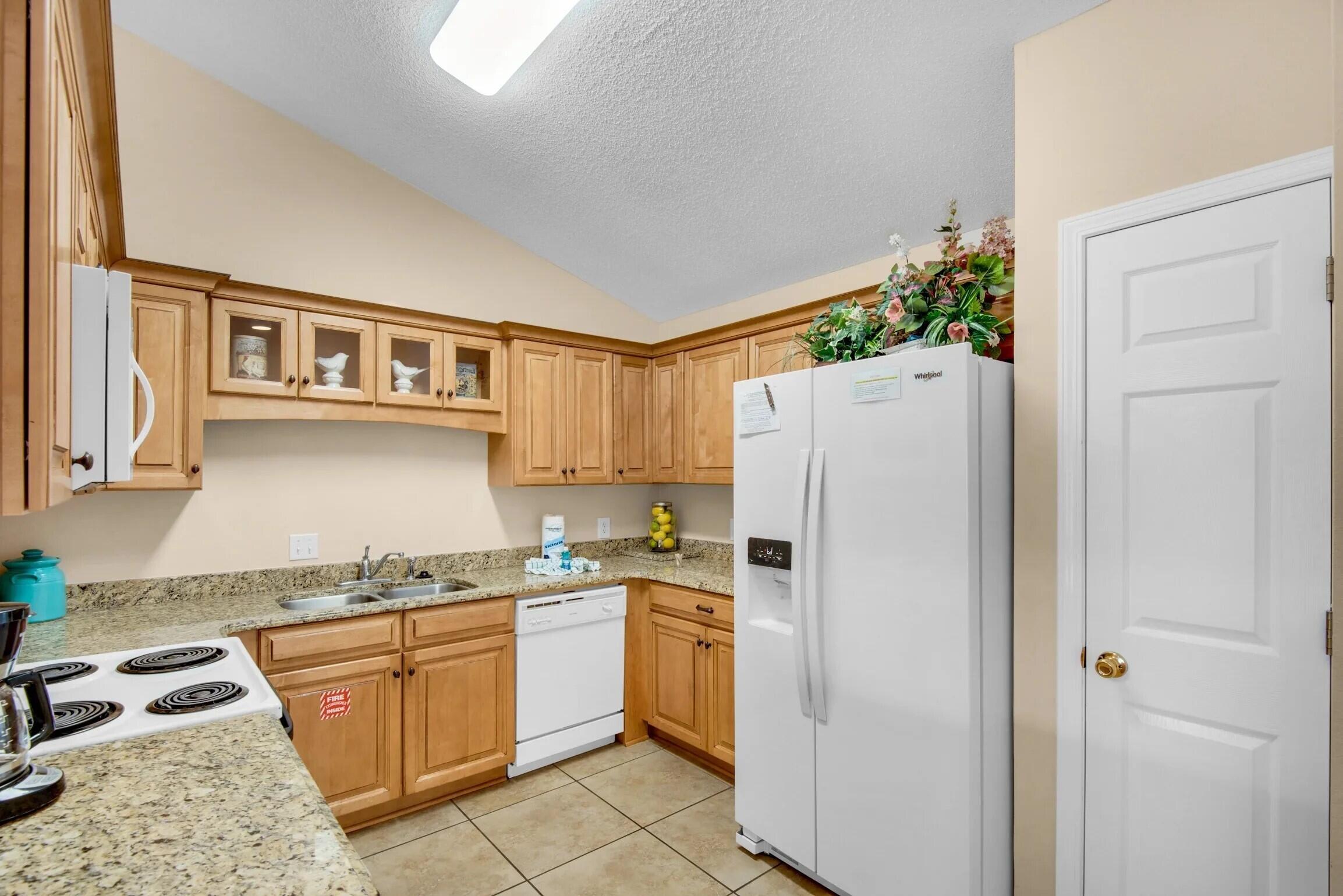 CHATEAU LA MER CONDO 2 - Residential