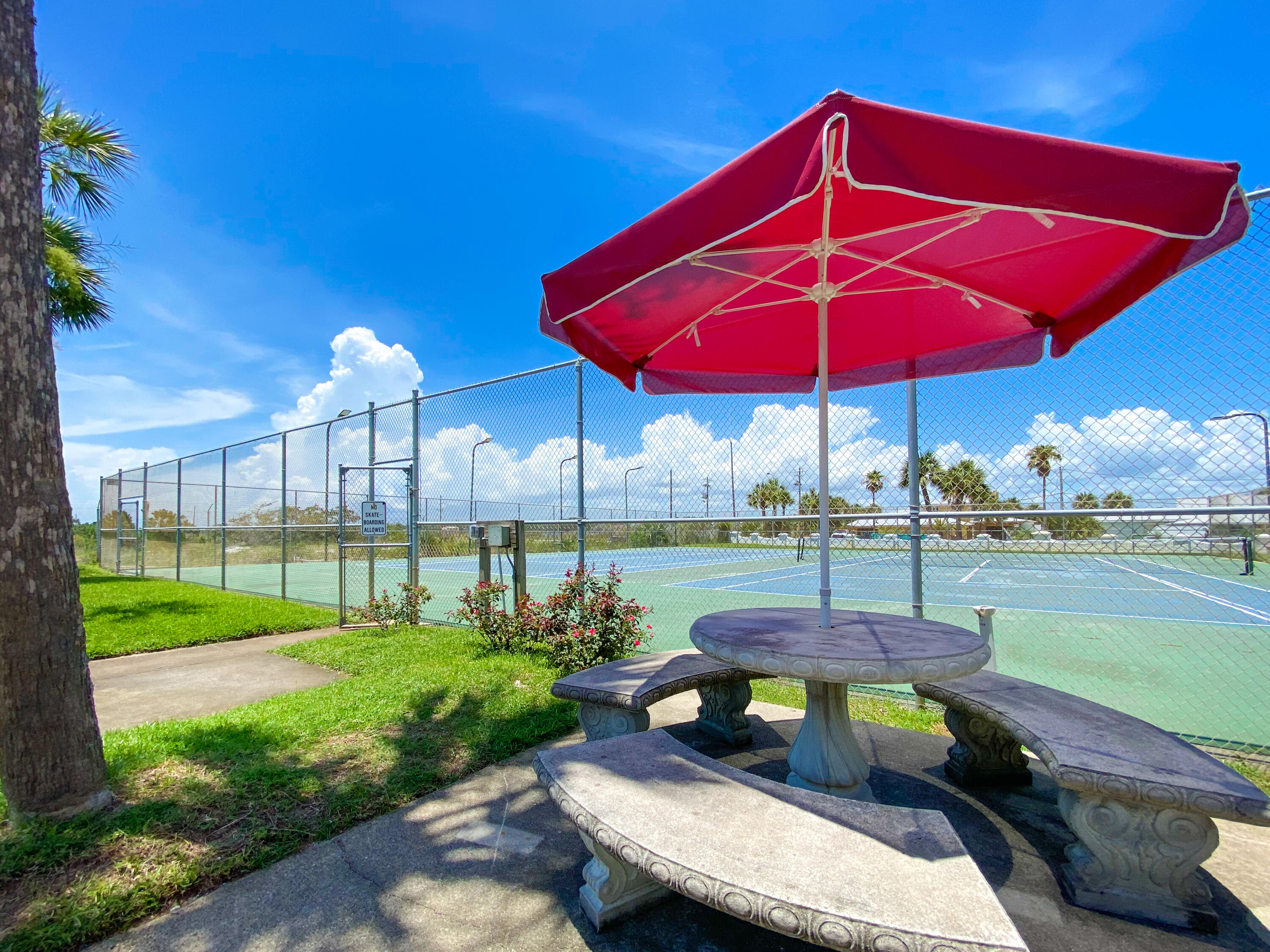 EL MATADOR CONDO - Residential