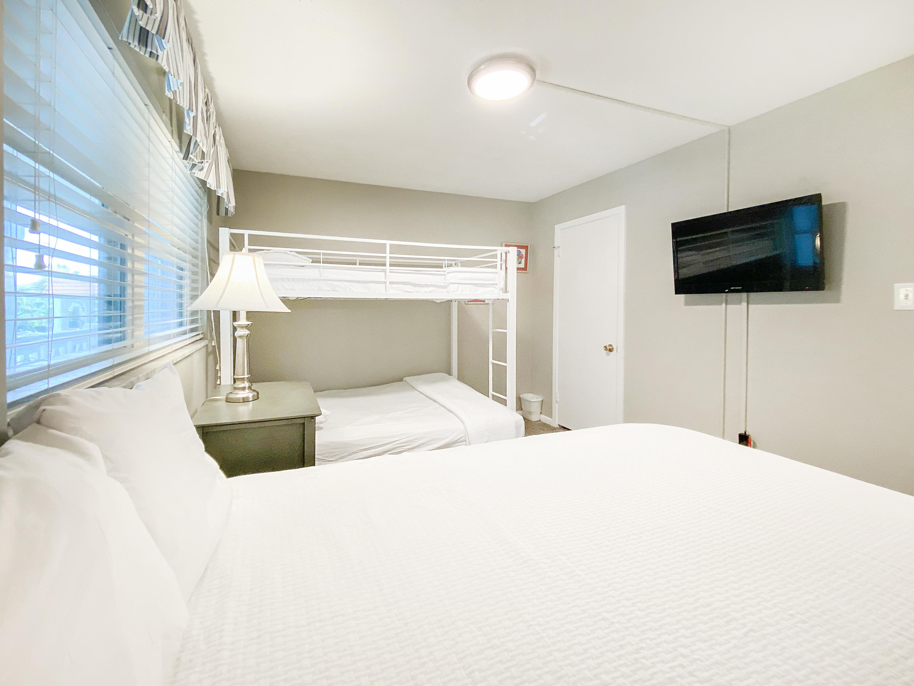 EL MATADOR CONDO - Residential