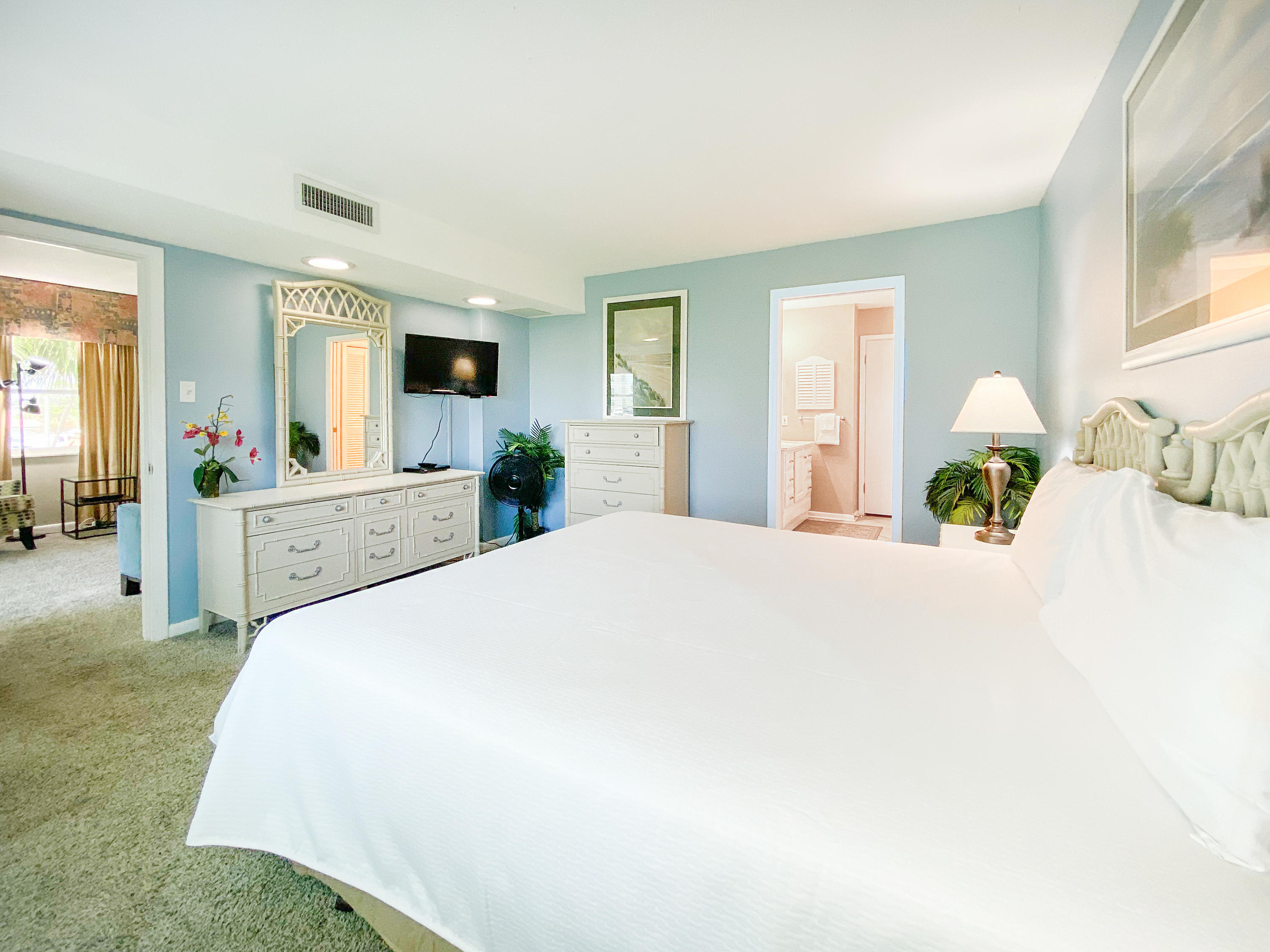 EL MATADOR CONDO - Residential