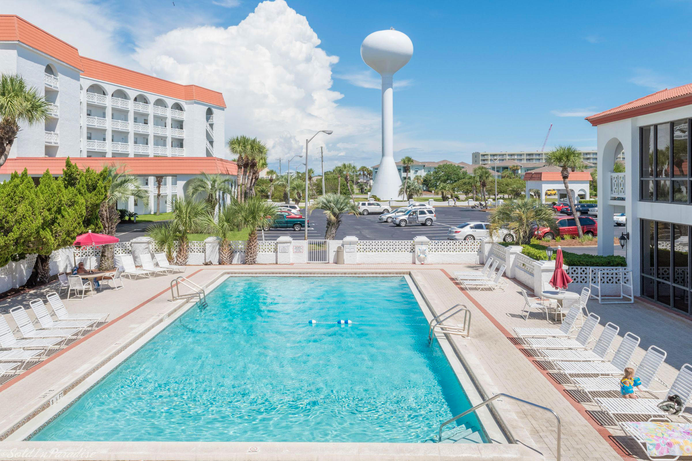 EL MATADOR CONDO - Residential