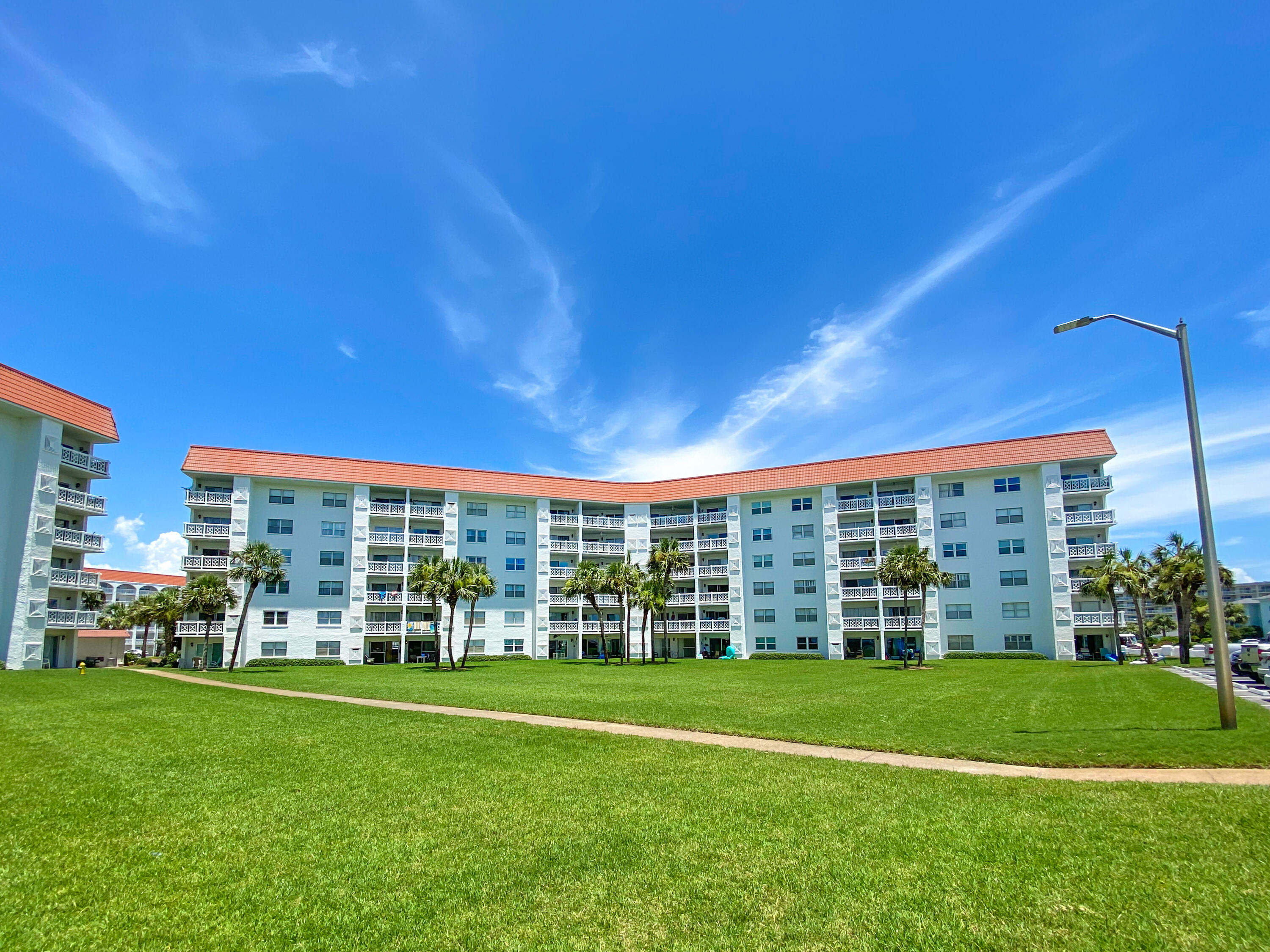 EL MATADOR CONDO - Residential