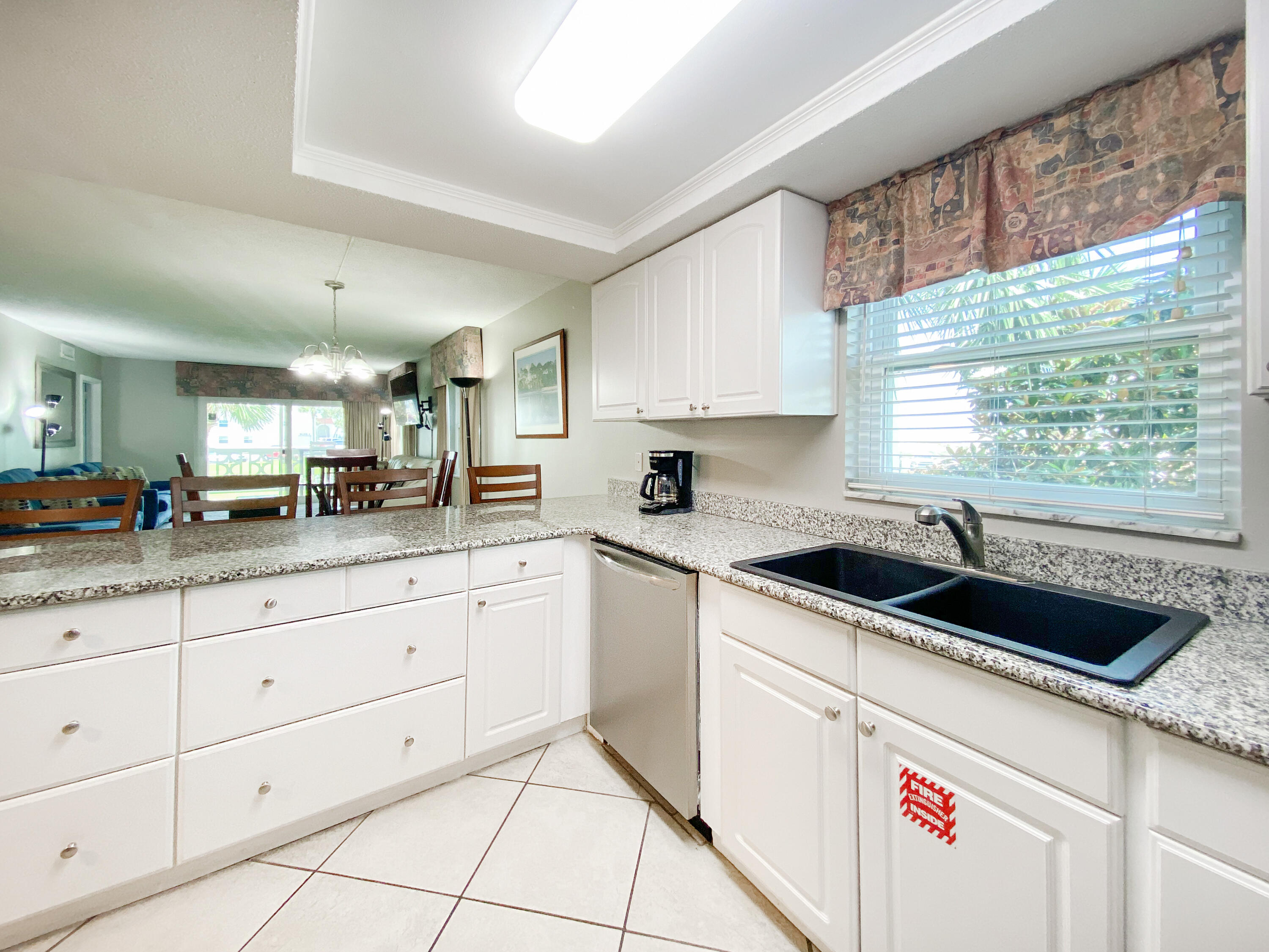 EL MATADOR CONDO - Residential