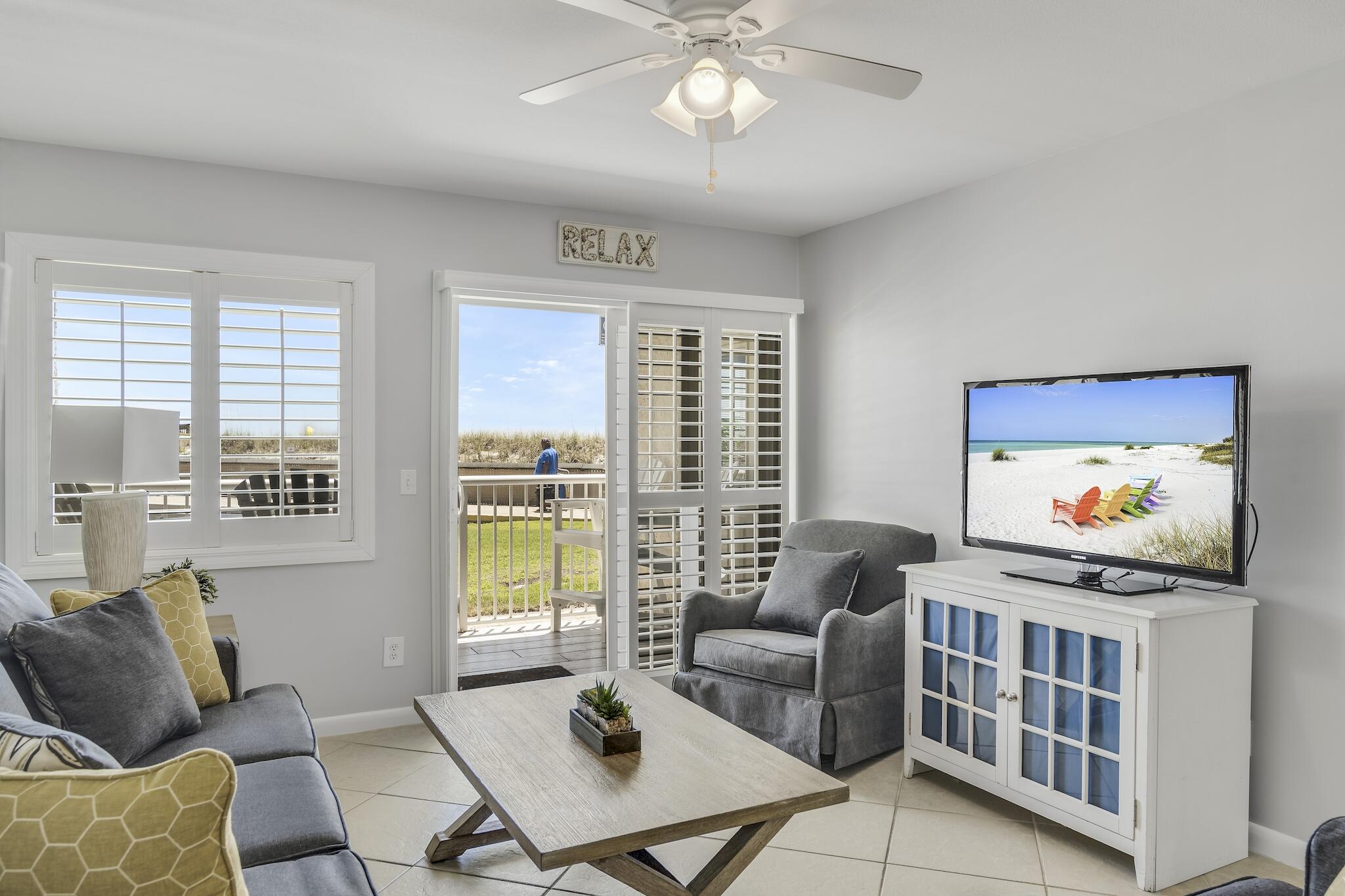 HOLIDAY SURF & RACQUET CLUB - Residential