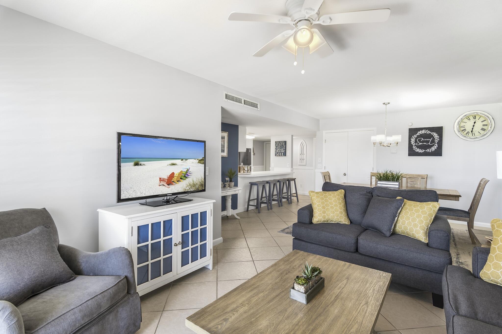 HOLIDAY SURF & RACQUET CLUB - Residential