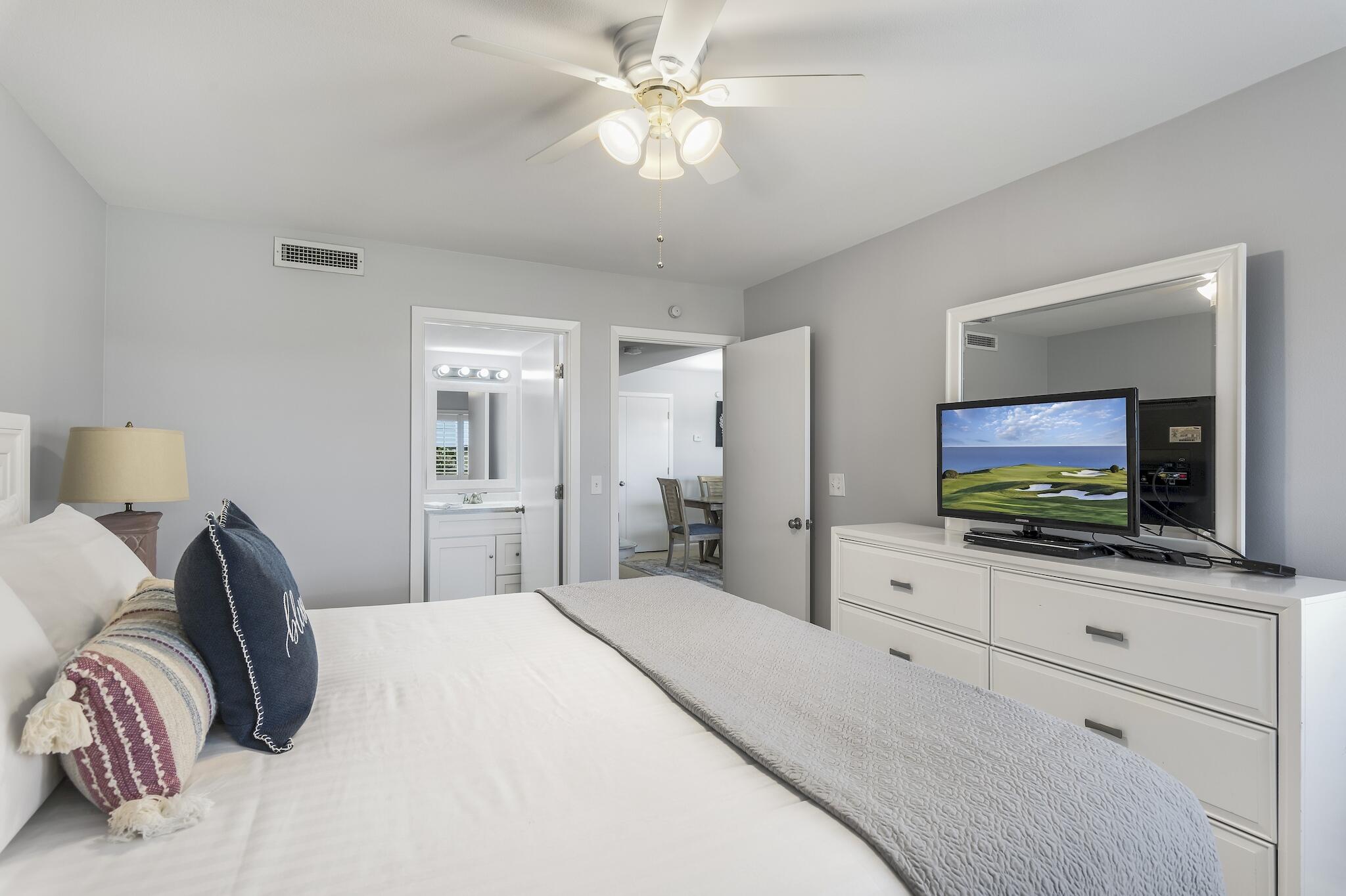 HOLIDAY SURF & RACQUET CLUB - Residential