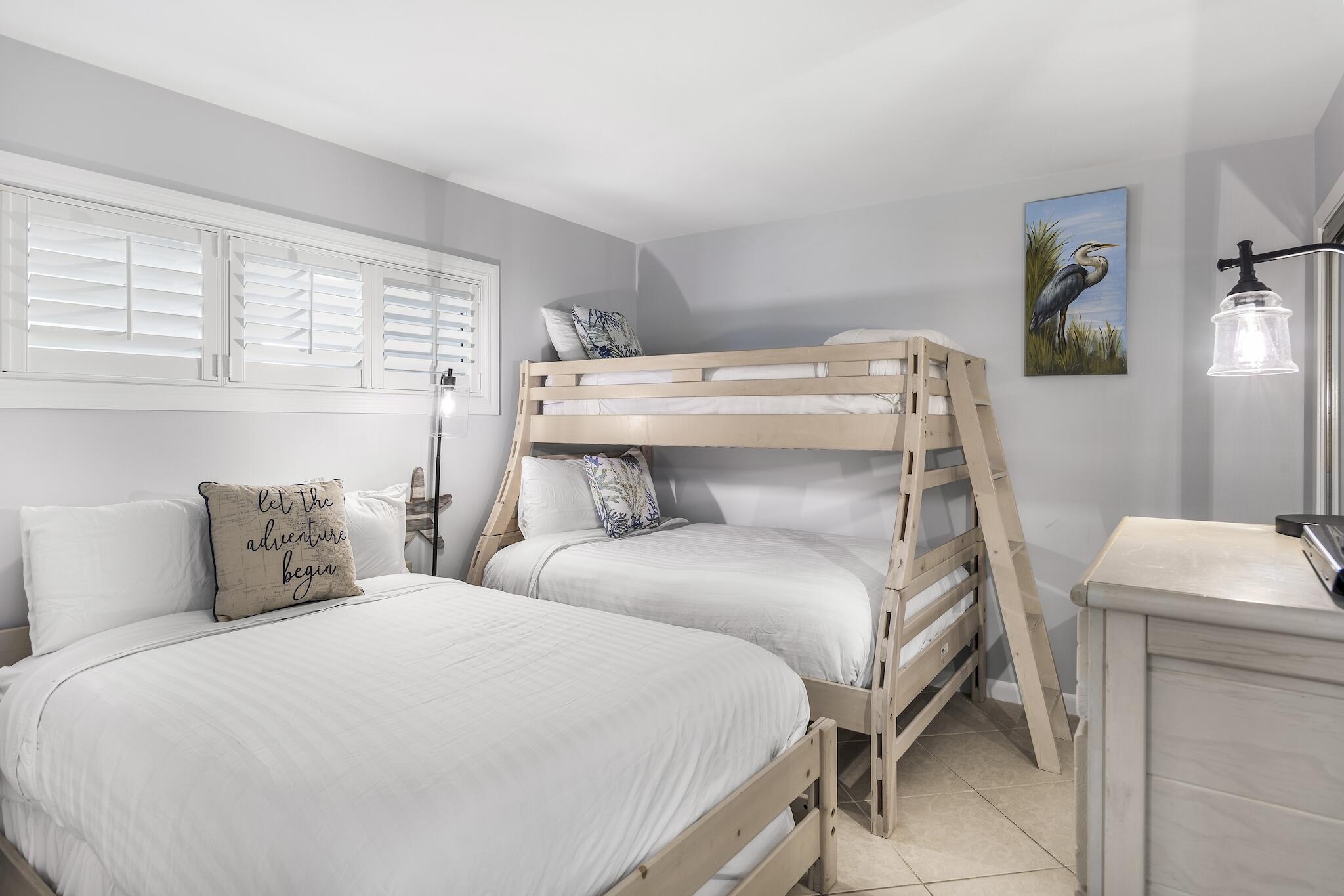 HOLIDAY SURF & RACQUET CLUB - Residential