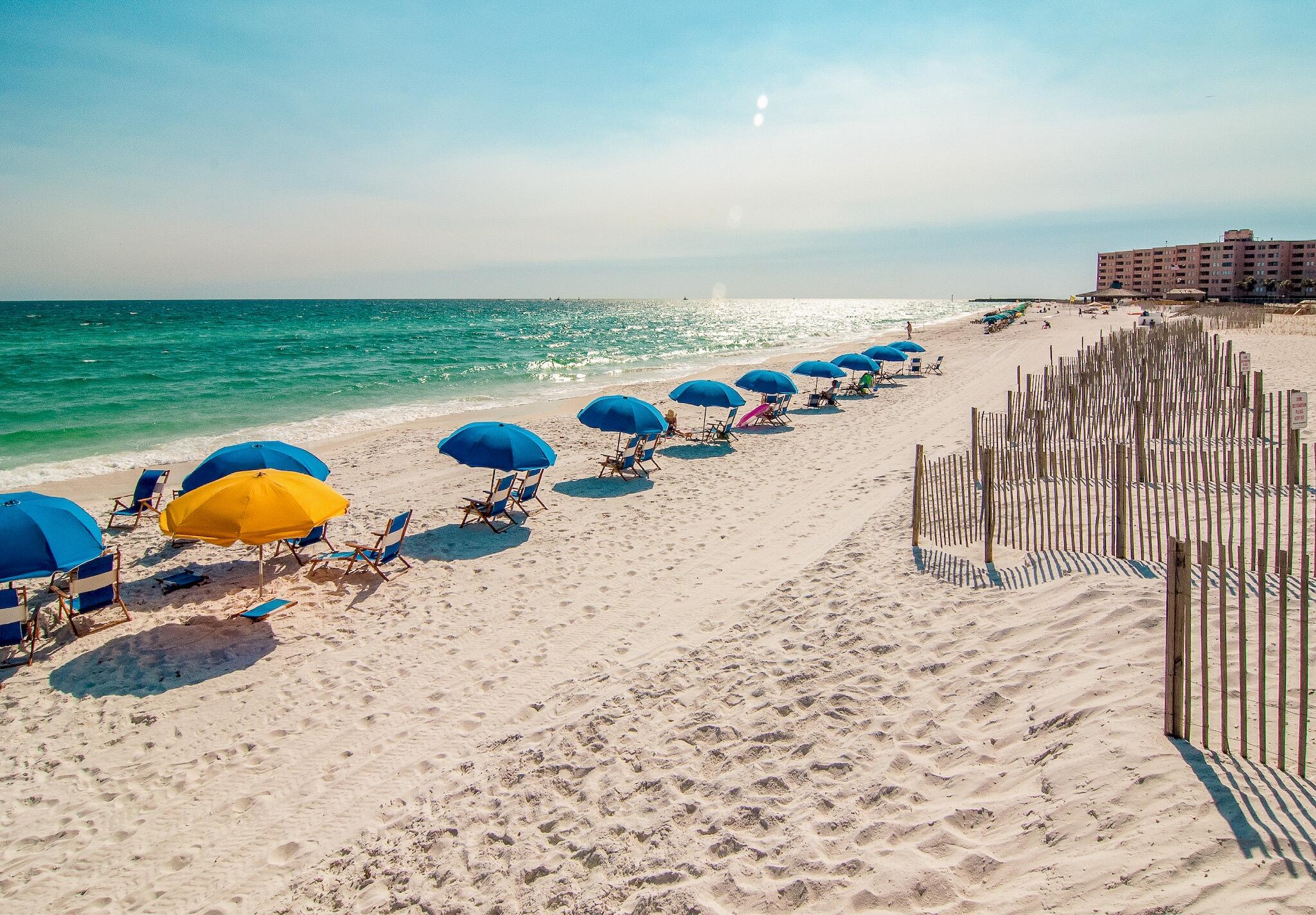 HOLIDAY SURF & RACQUET CLUB - Residential