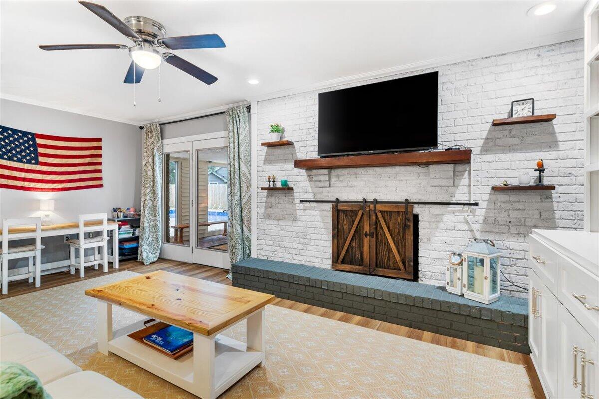 RAINTREE ESTATES - Residential