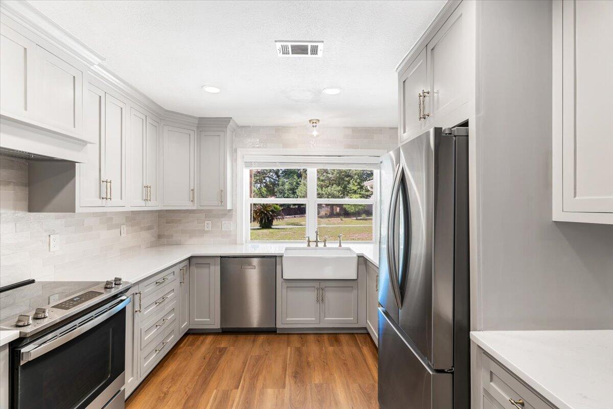 RAINTREE ESTATES - Residential