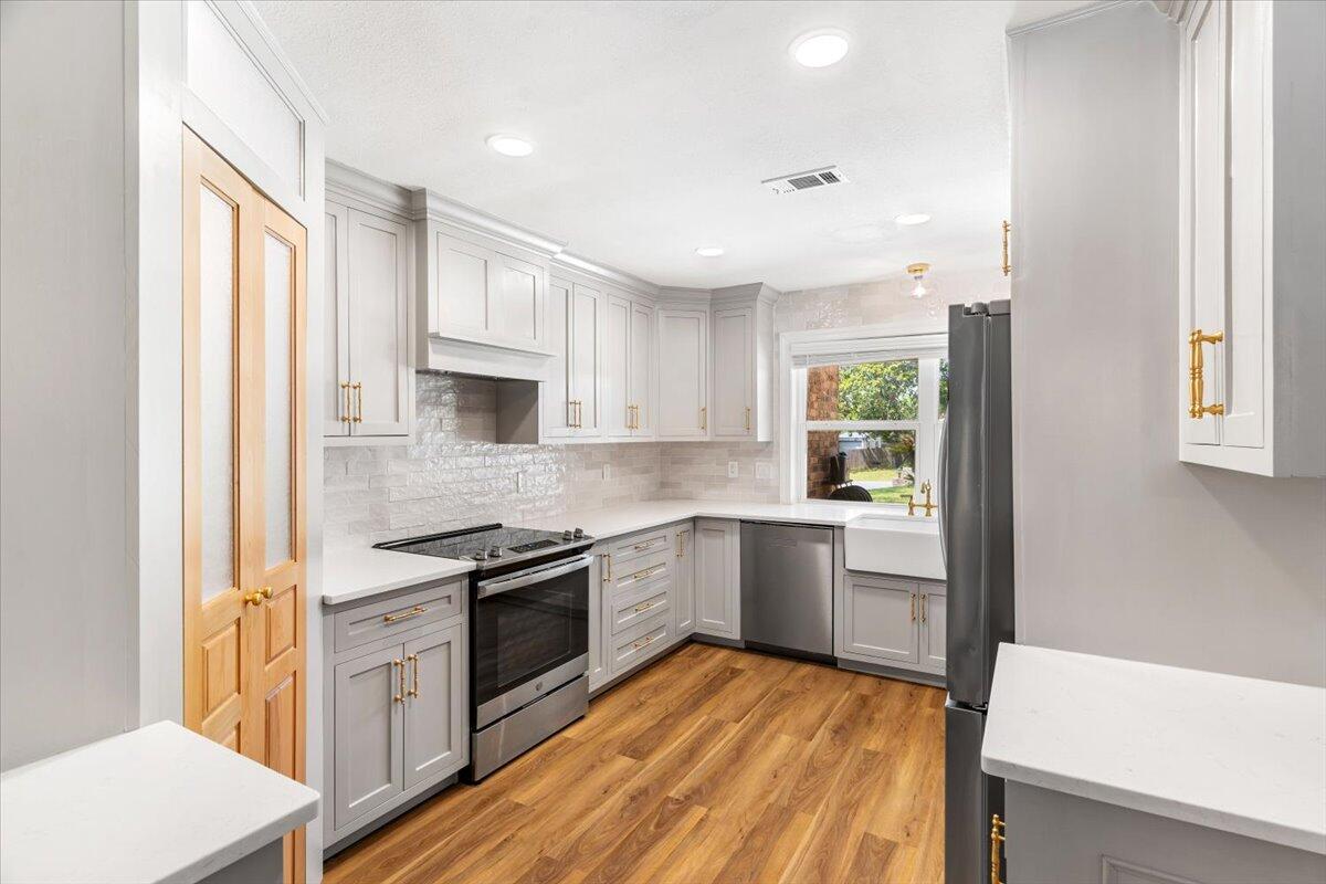 RAINTREE ESTATES - Residential