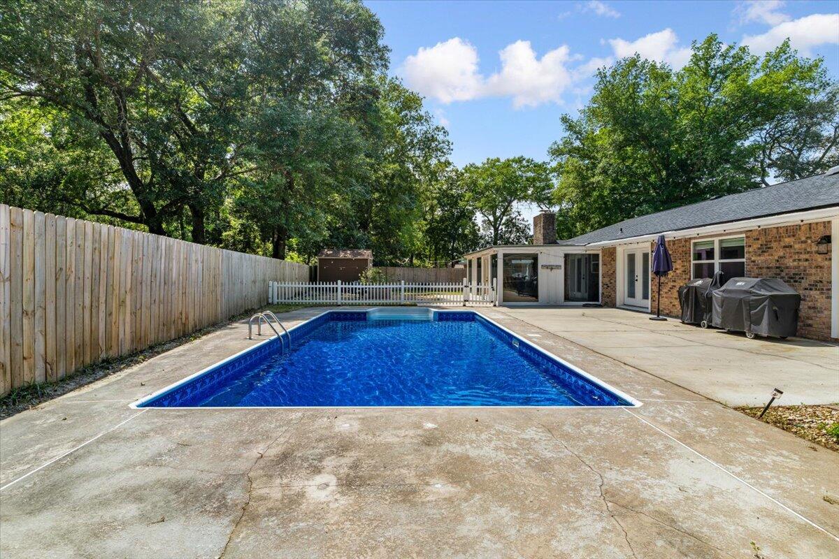 RAINTREE ESTATES - Residential