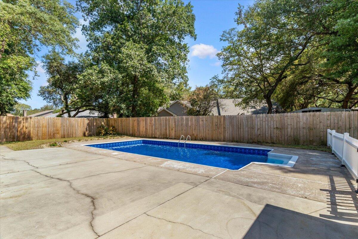 RAINTREE ESTATES - Residential